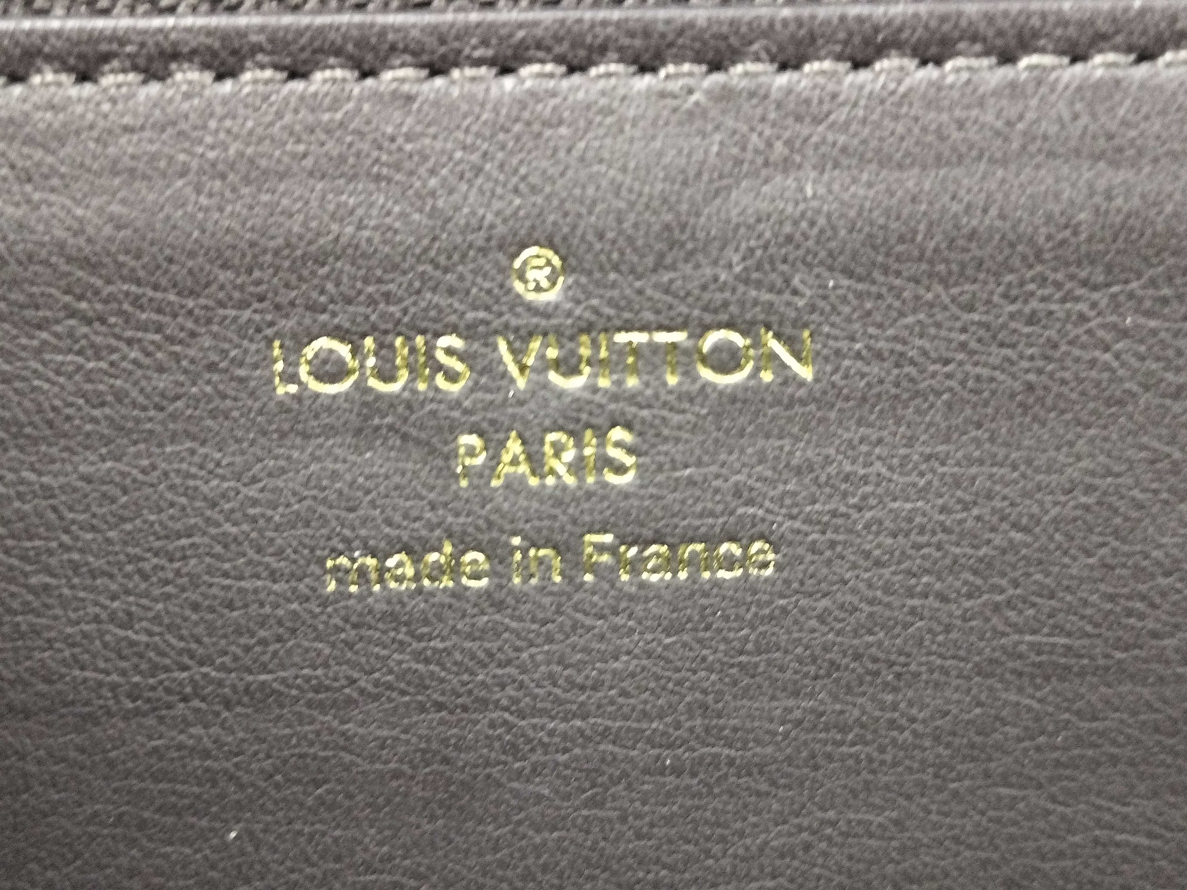 Portefeuille Capucines Bi-fold Long Wallet, Taurillon Leather, Galet M61249 MI4136 Wallet — view 12