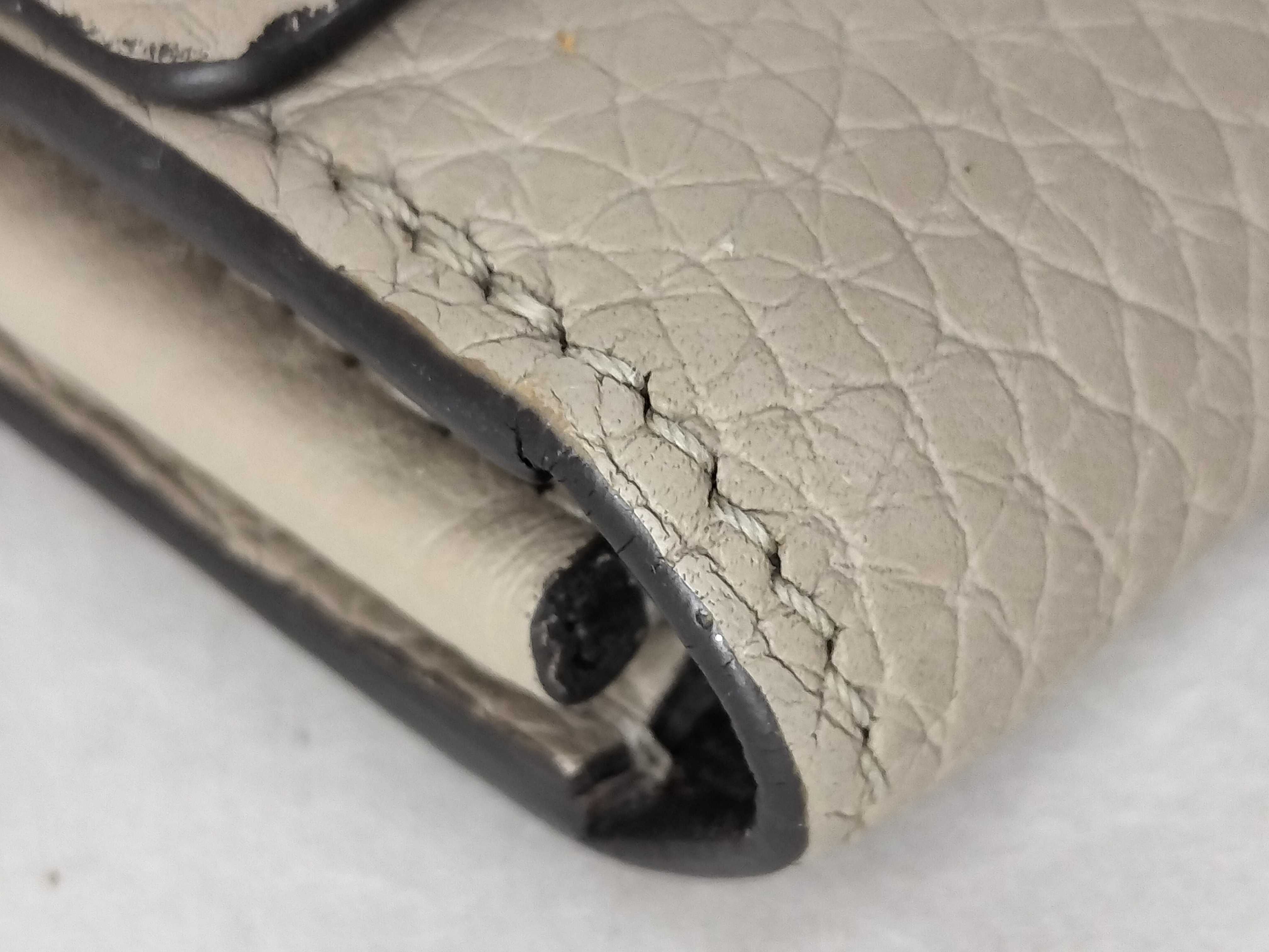 Portefeuille Capucines Bi-fold Long Wallet, Taurillon Leather, Galet M61249 MI4136 Wallet — view 4
