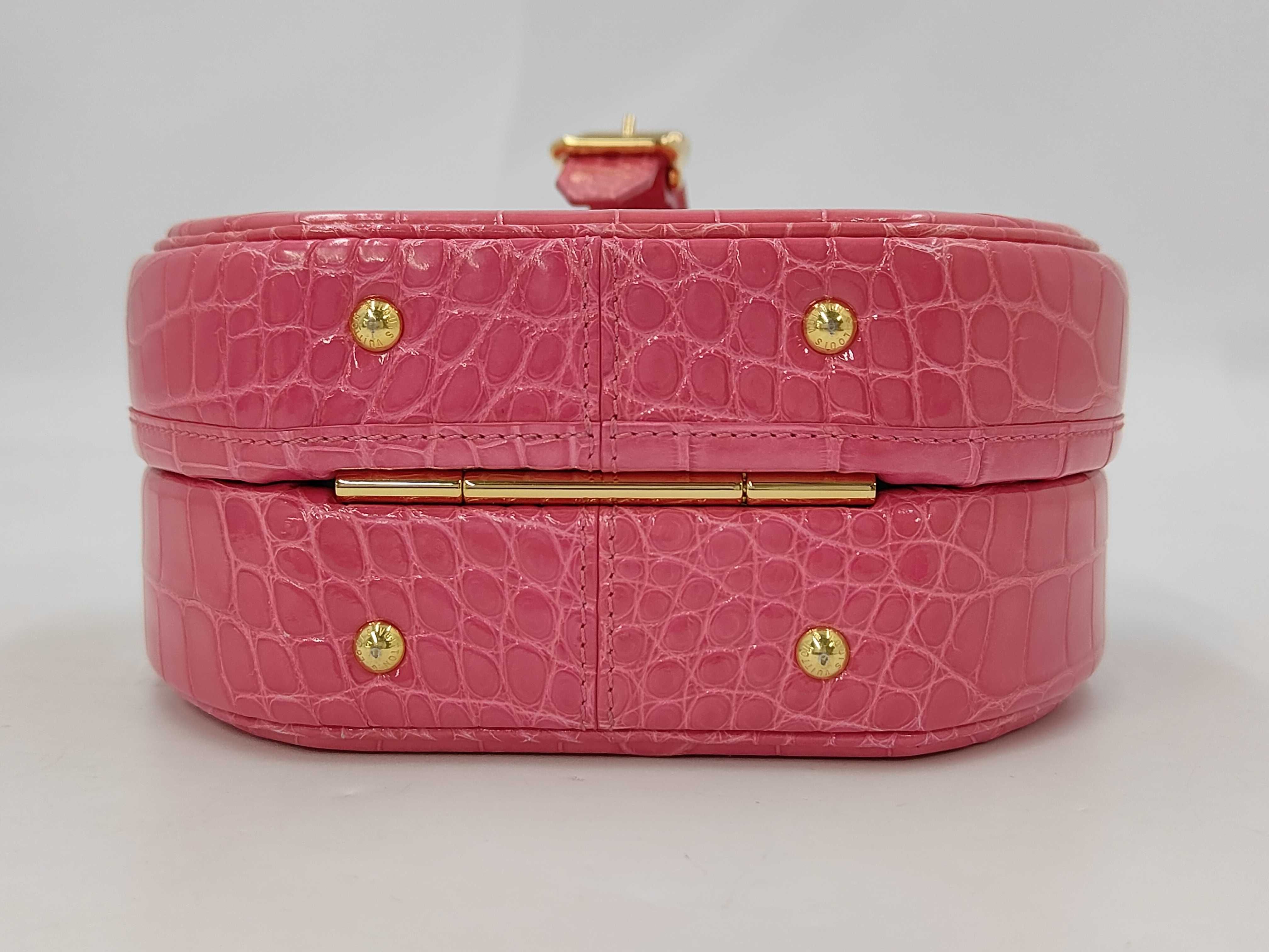 LV Round Crossbody Bag Handbag — view 3