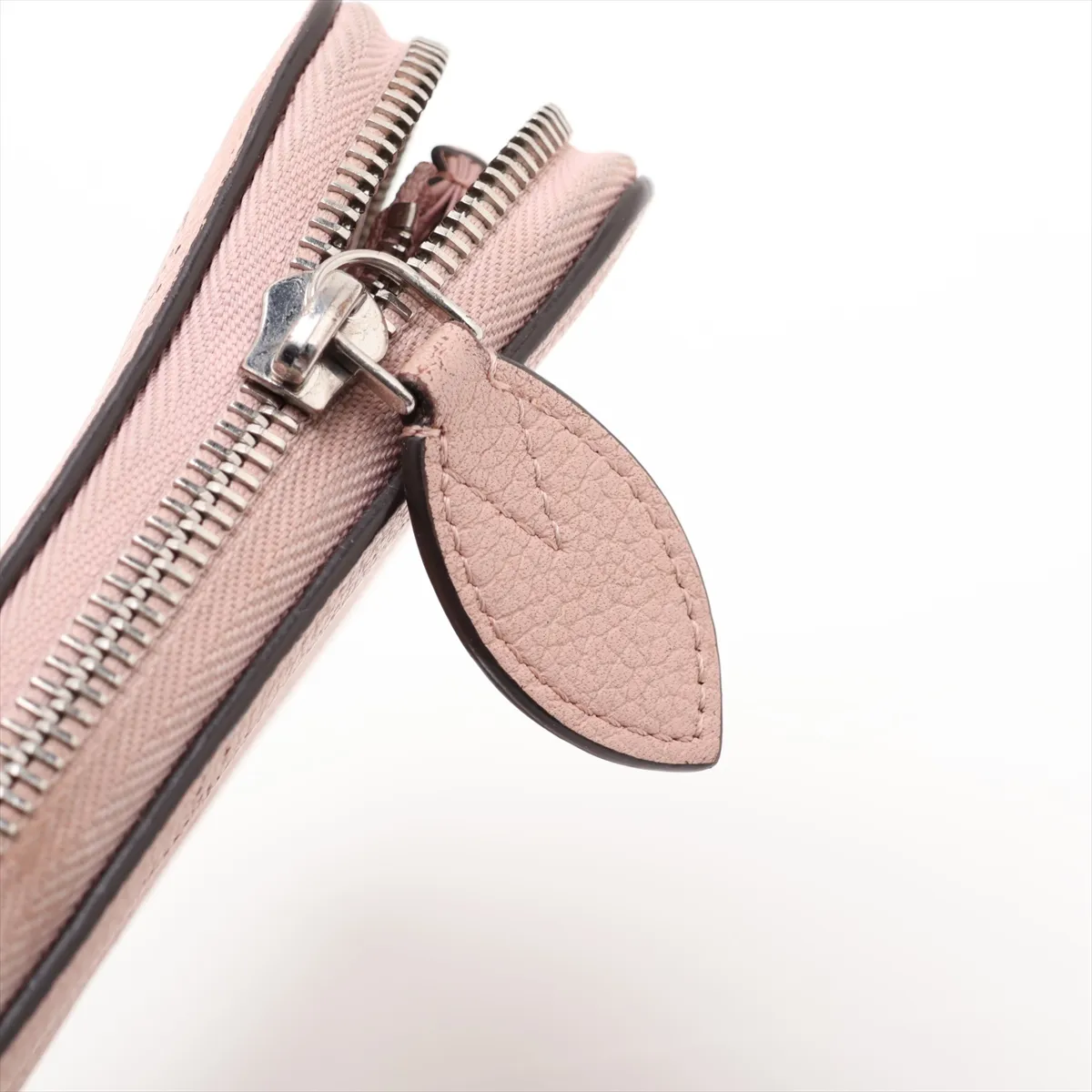 Mahina Zippy Wallet M82755, serial number unknown, Rose Jasmine, round zip wallet — view 13