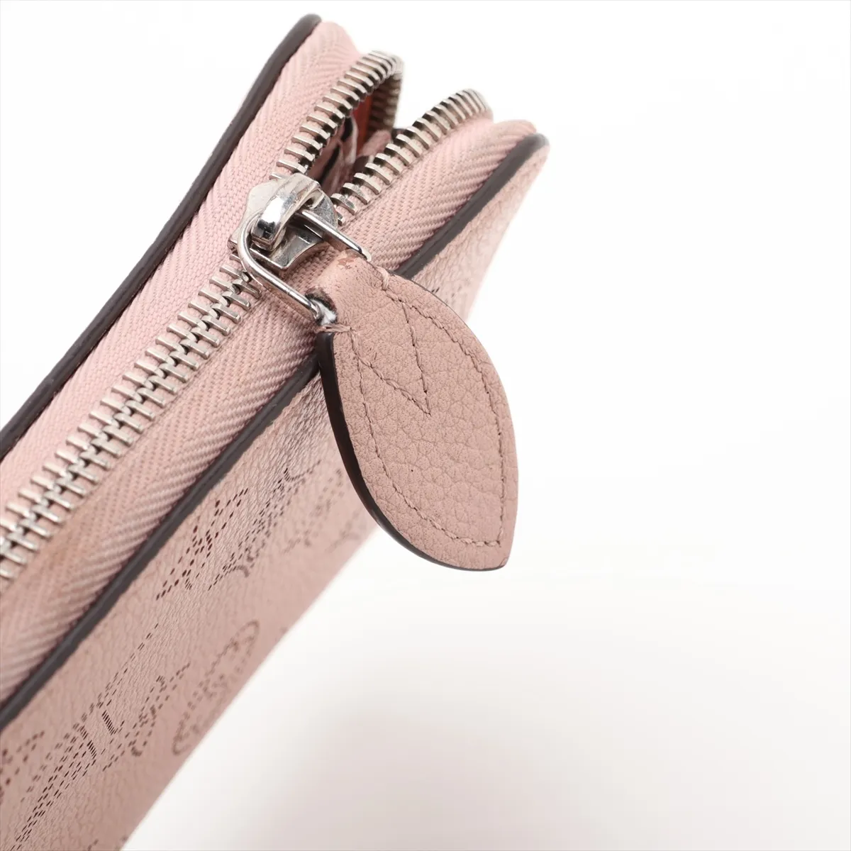 Mahina Zippy Wallet M82755, serial number unknown, Rose Jasmine, round zip wallet — view 14