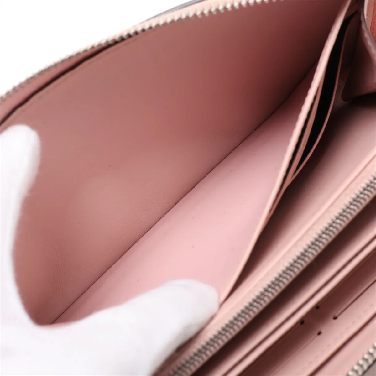 Mahina Zippy Wallet M82755, serial number unknown, Rose Jasmine, round zip wallet — view 7