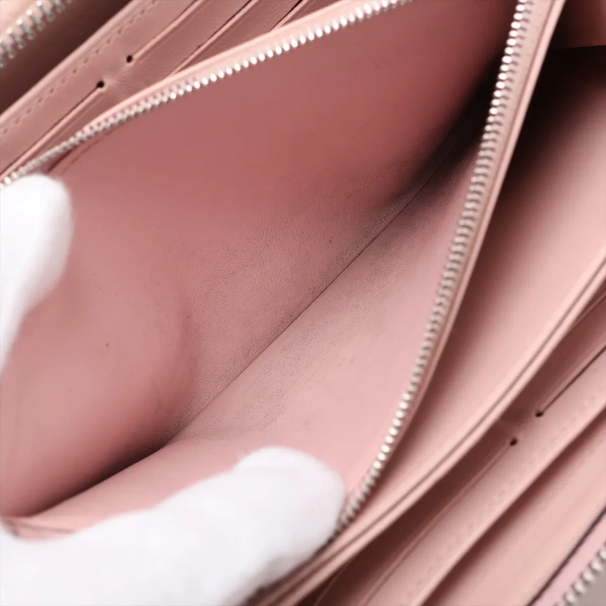 Mahina Zippy Wallet M82755, serial number unknown, Rose Jasmine, round zip wallet — view 10