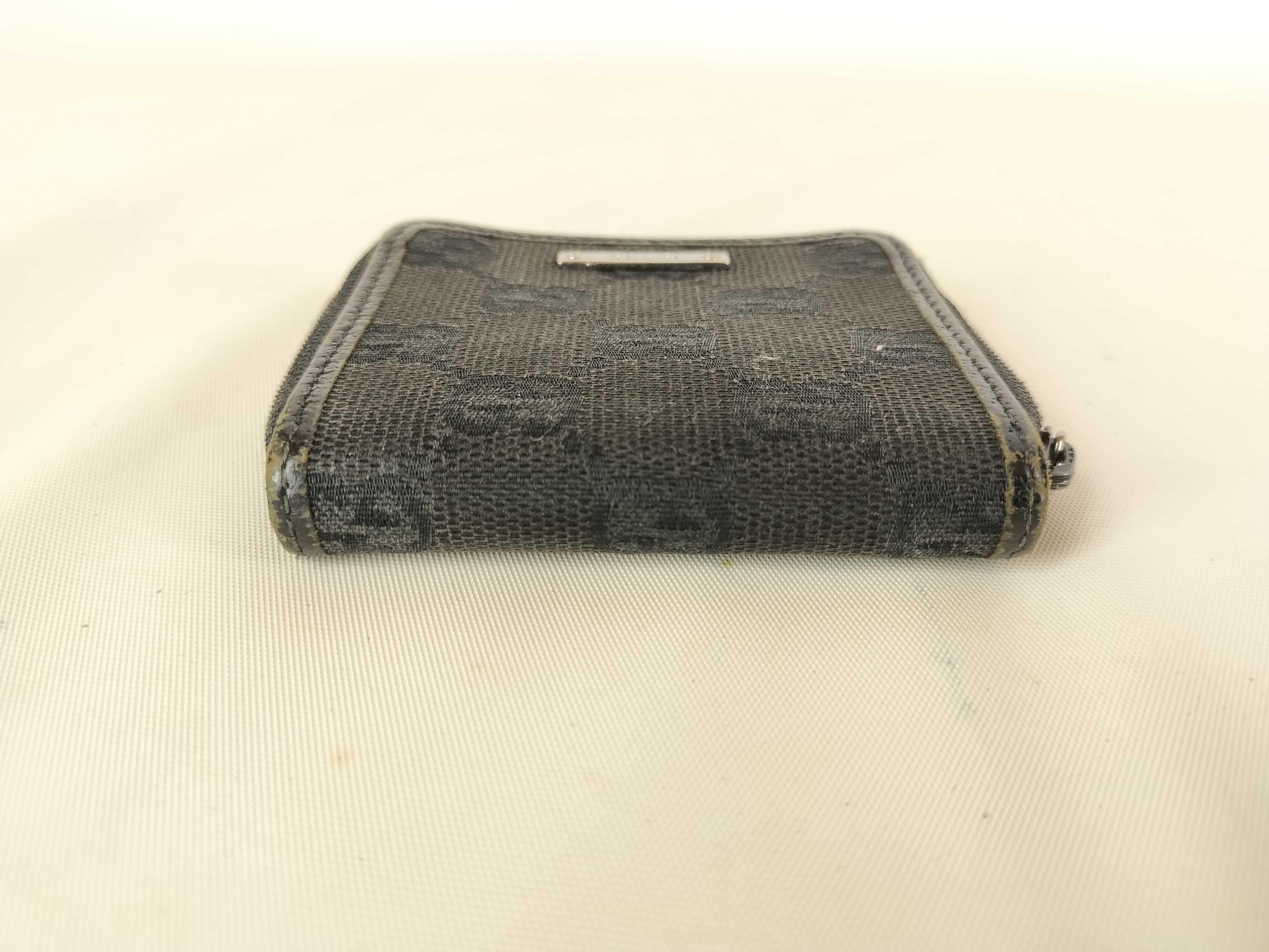 coin case — view 3