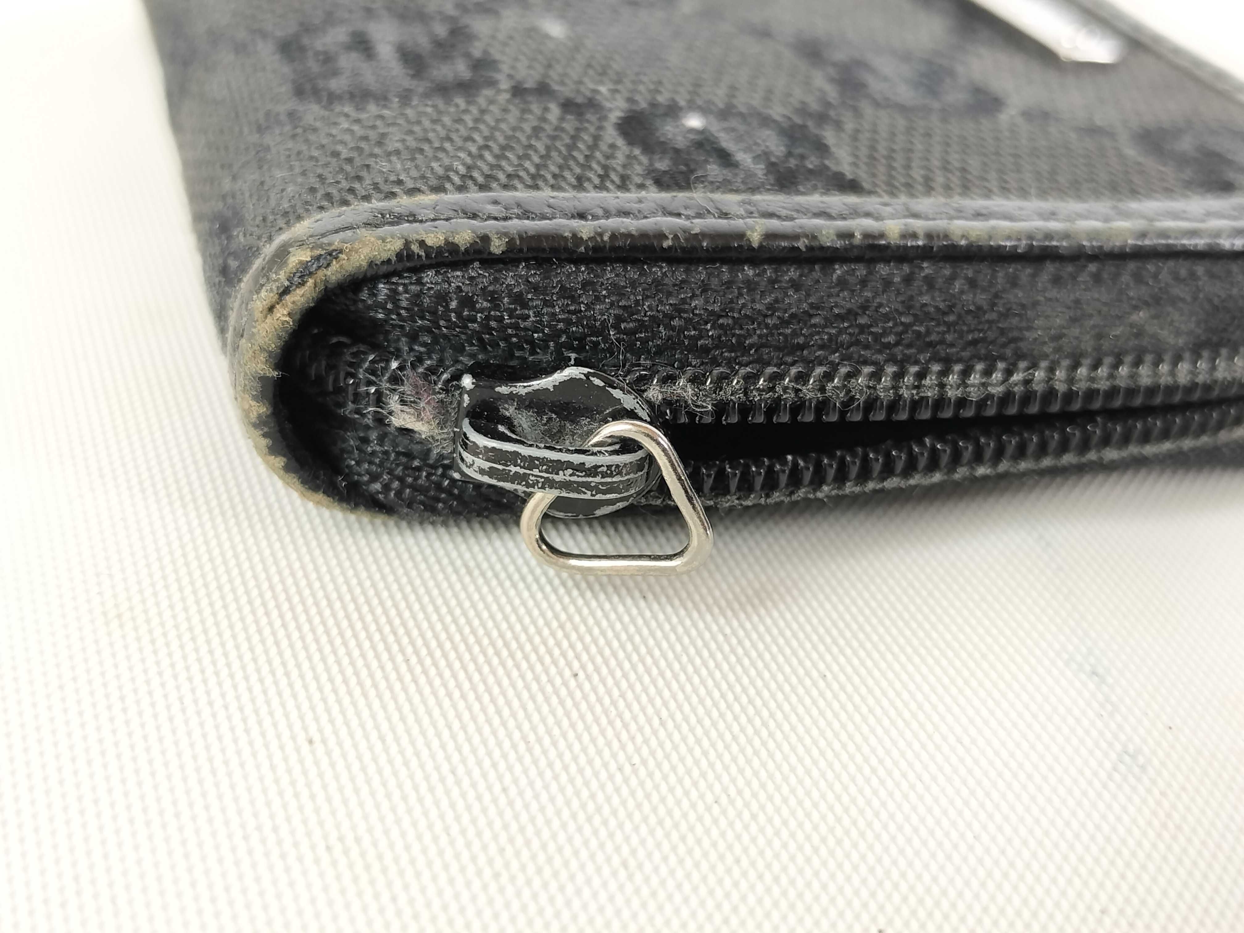 coin case — view 4
