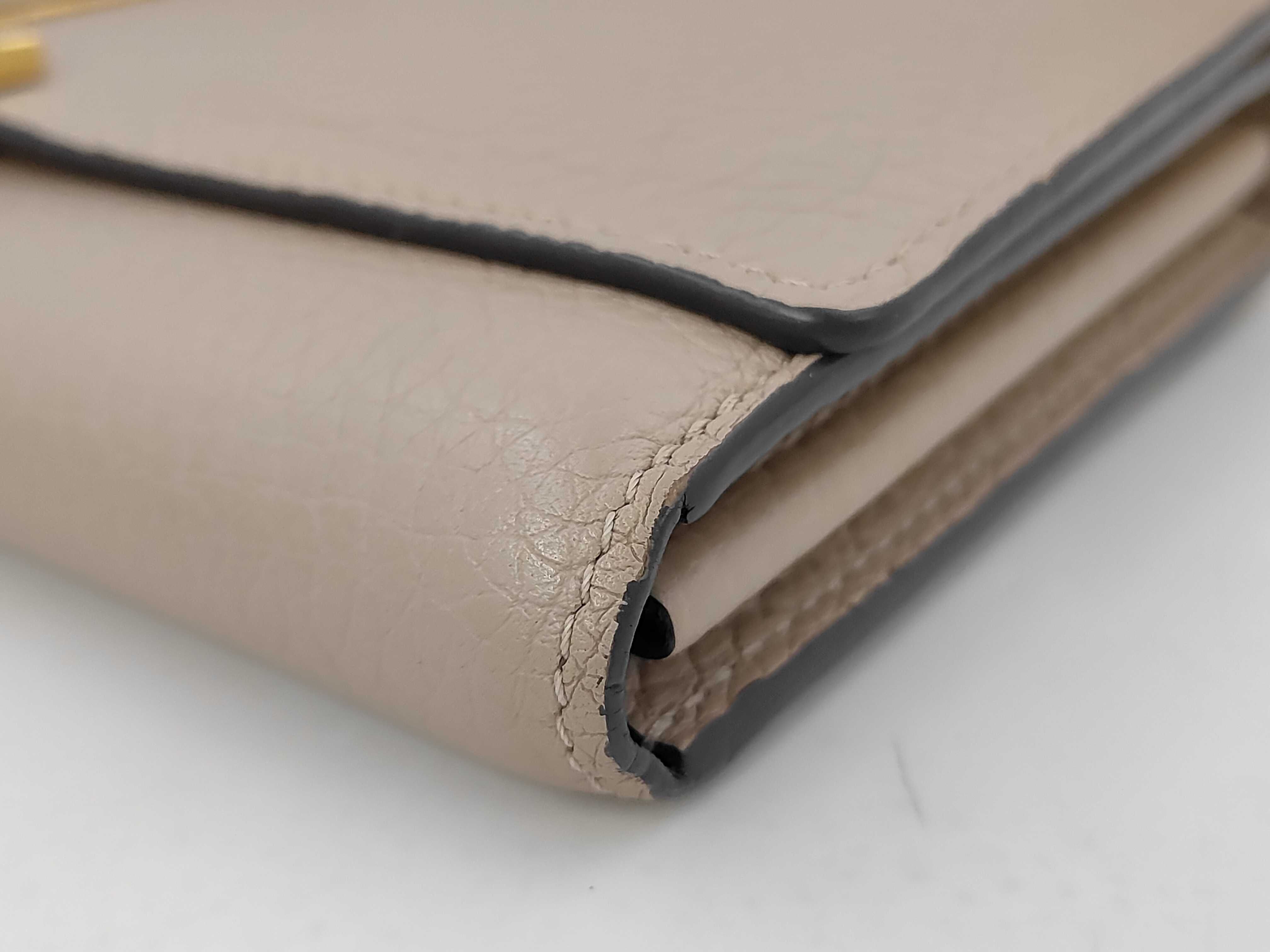 Taurillon Portefeuille Capucines Galet MI1200 Wallet — view 3