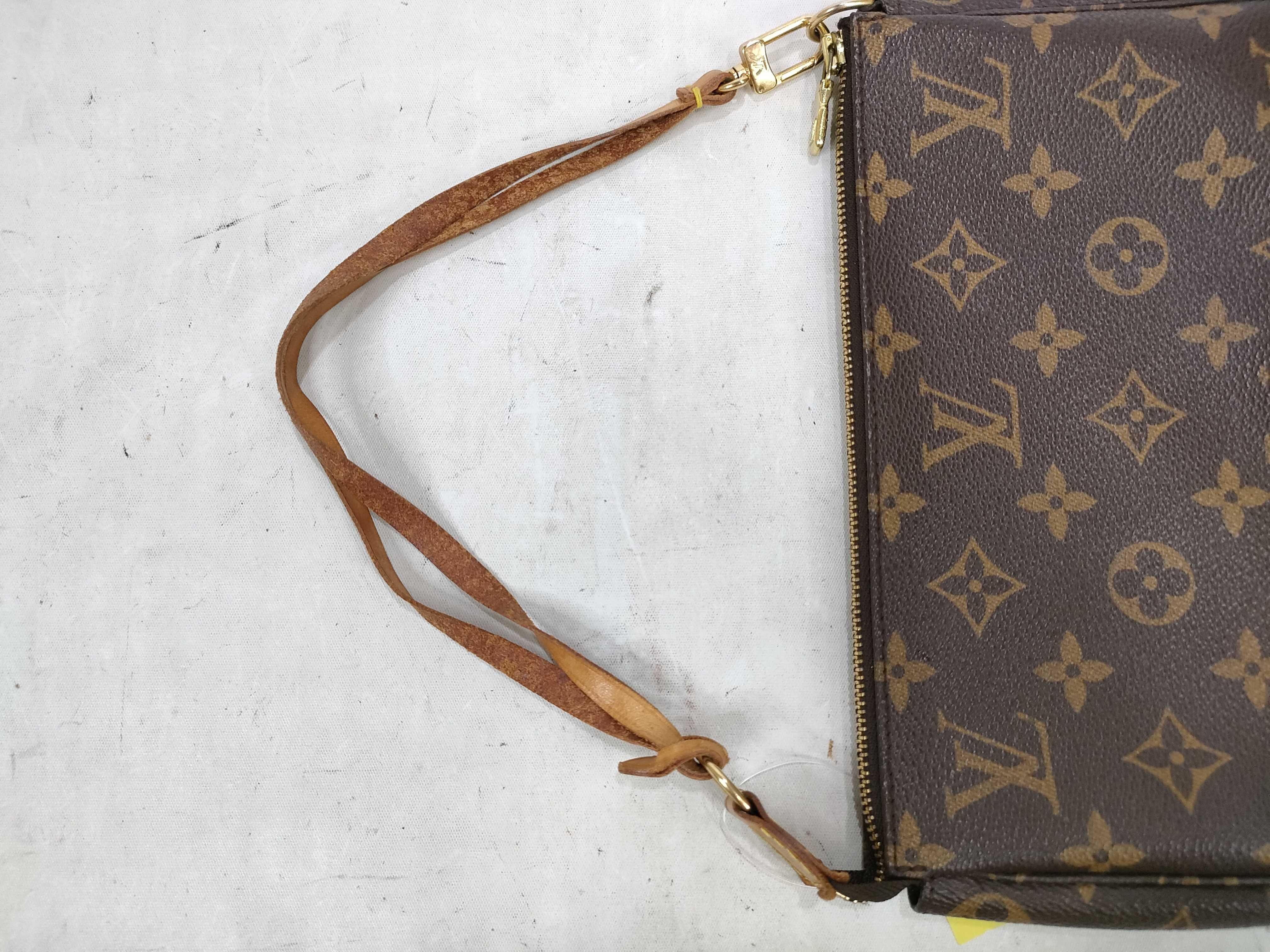 Monogram M40712 Pochette Accessoires Handbag — view 3
