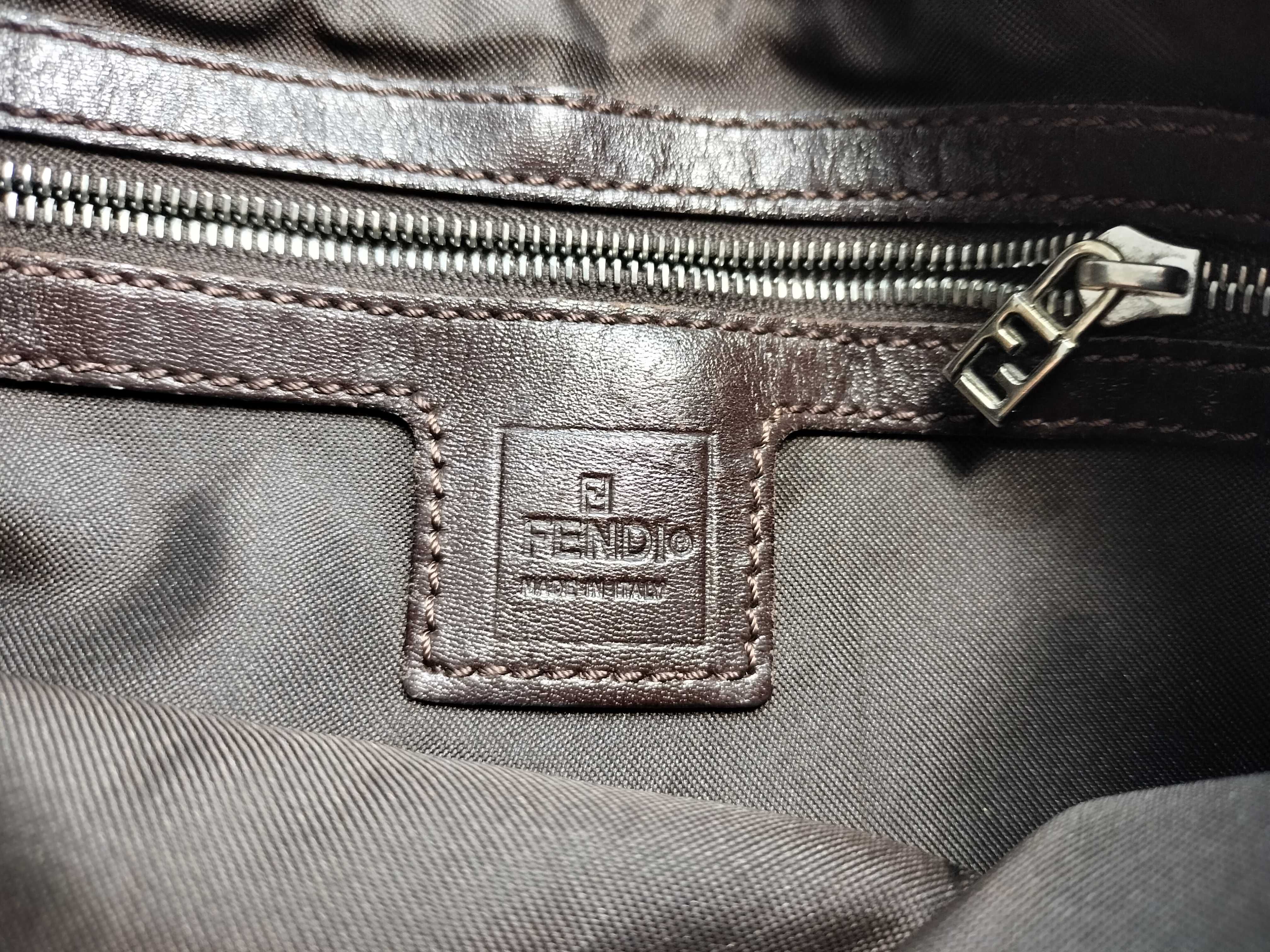 Mamma Bucket Vertical Shoulder Bag — view 11