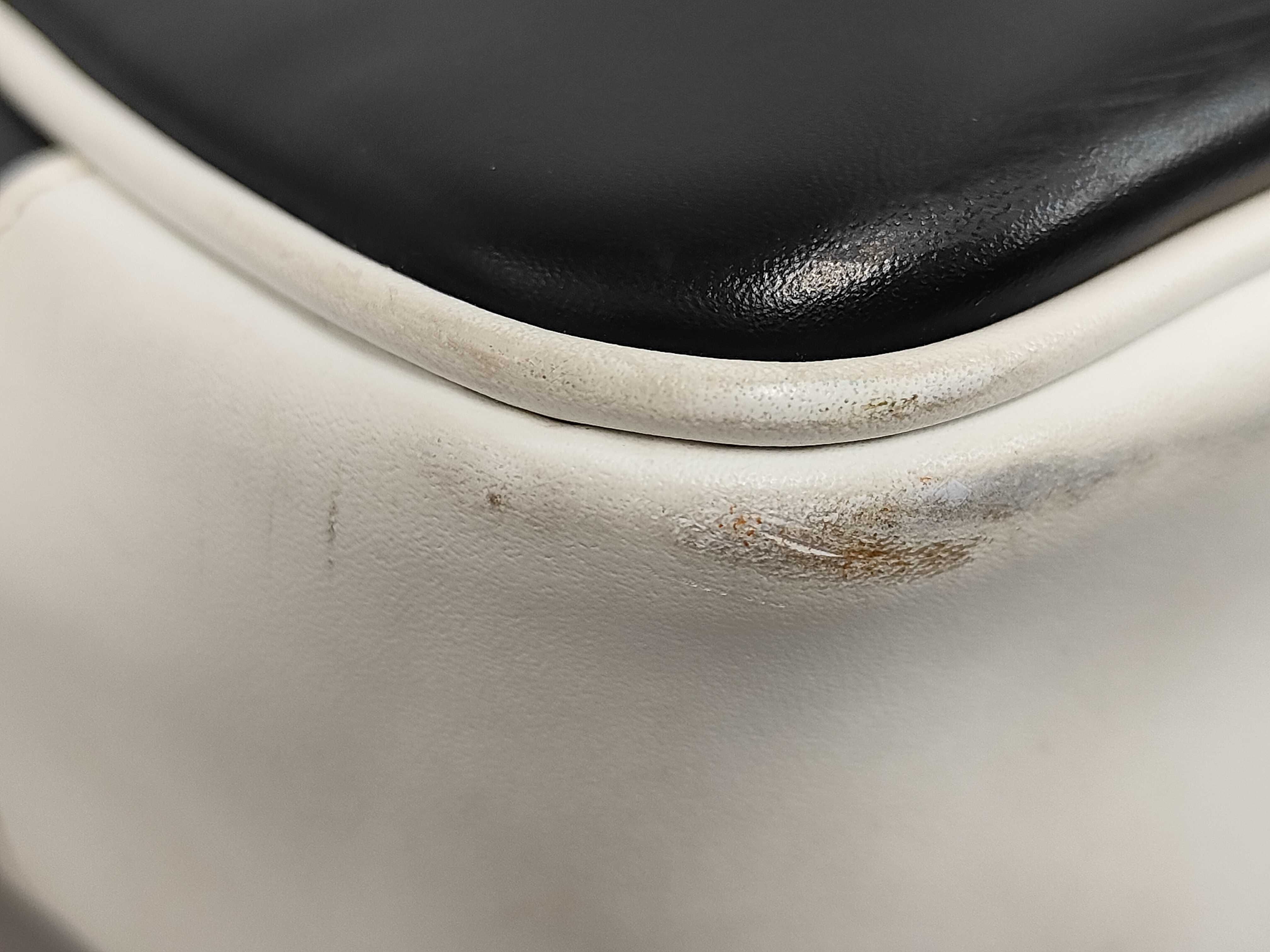 Black Label Messenger Bag Shoulder Bag — view 3