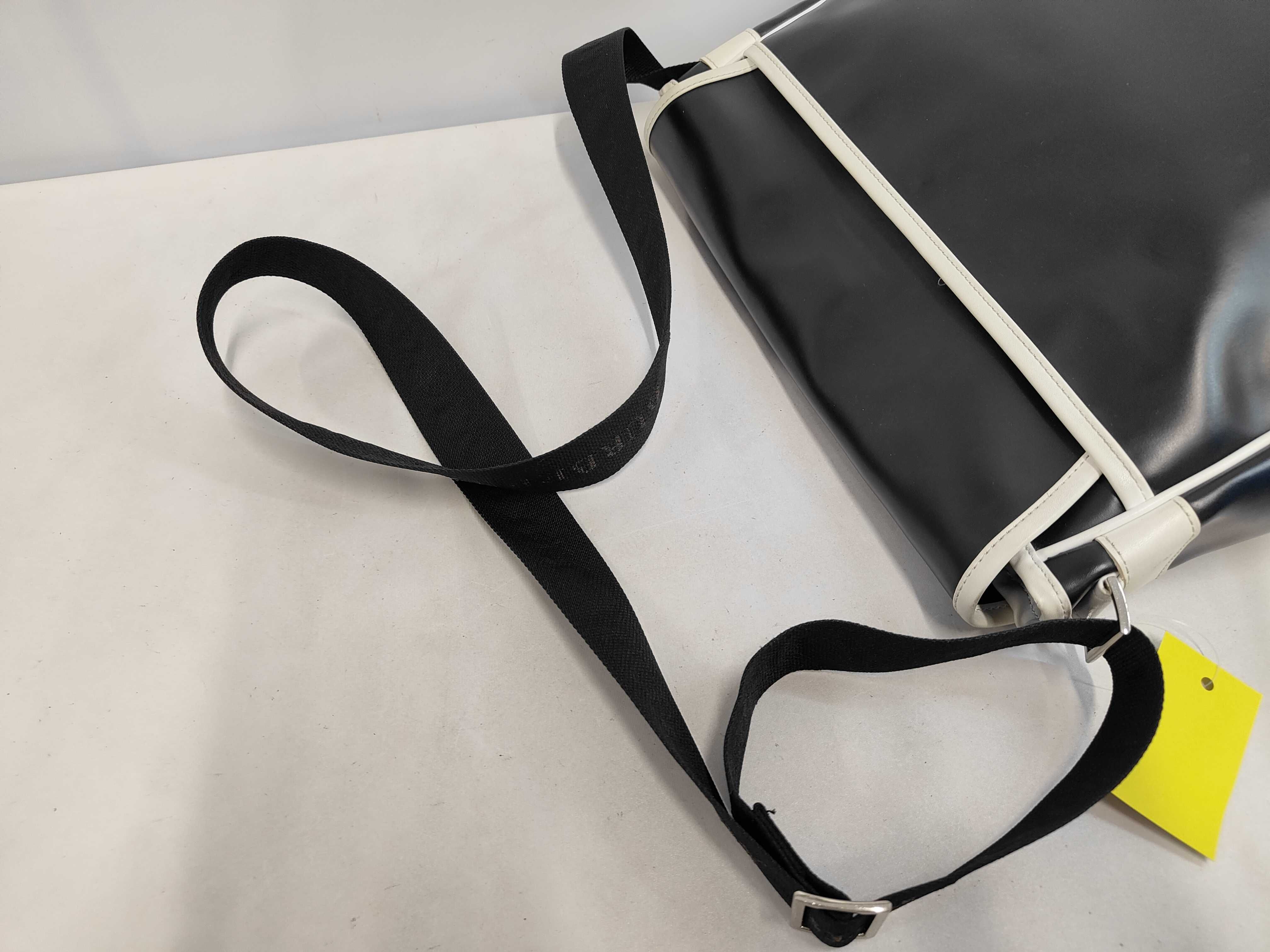 Black Label Messenger Bag Shoulder Bag — view 5
