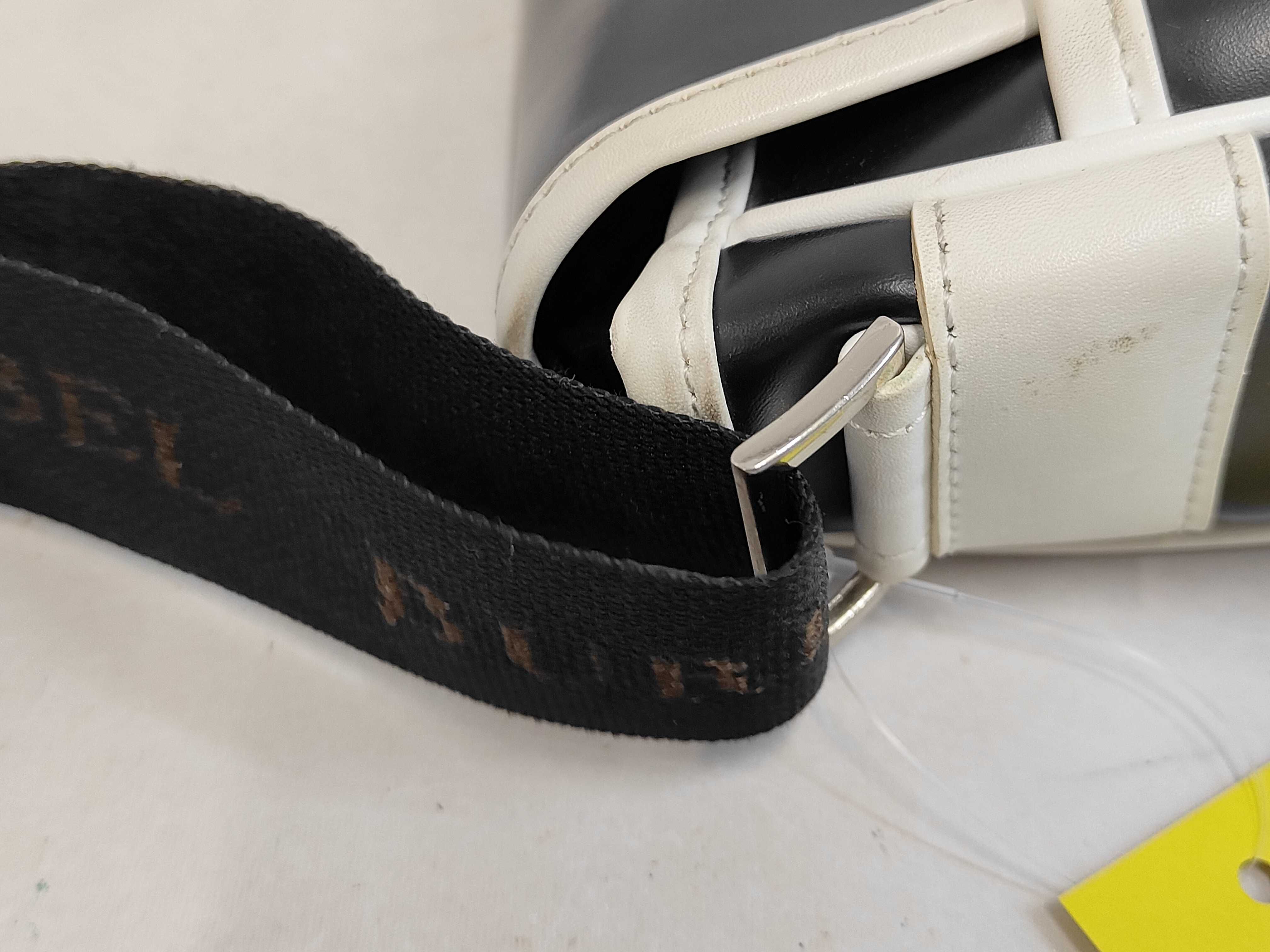 Black Label Messenger Bag Shoulder Bag — view 7