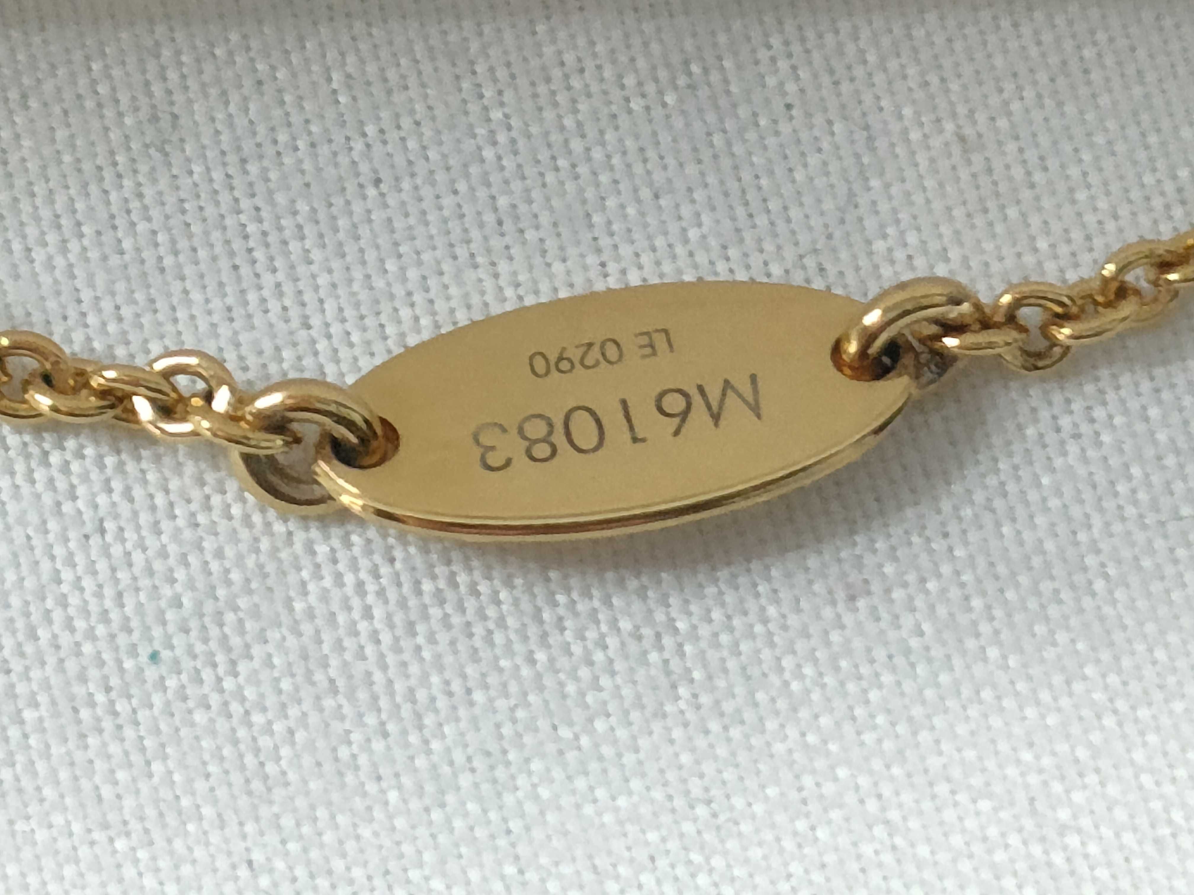 LV Essential V Necklace M61083 LE0290 Necklace — view 8