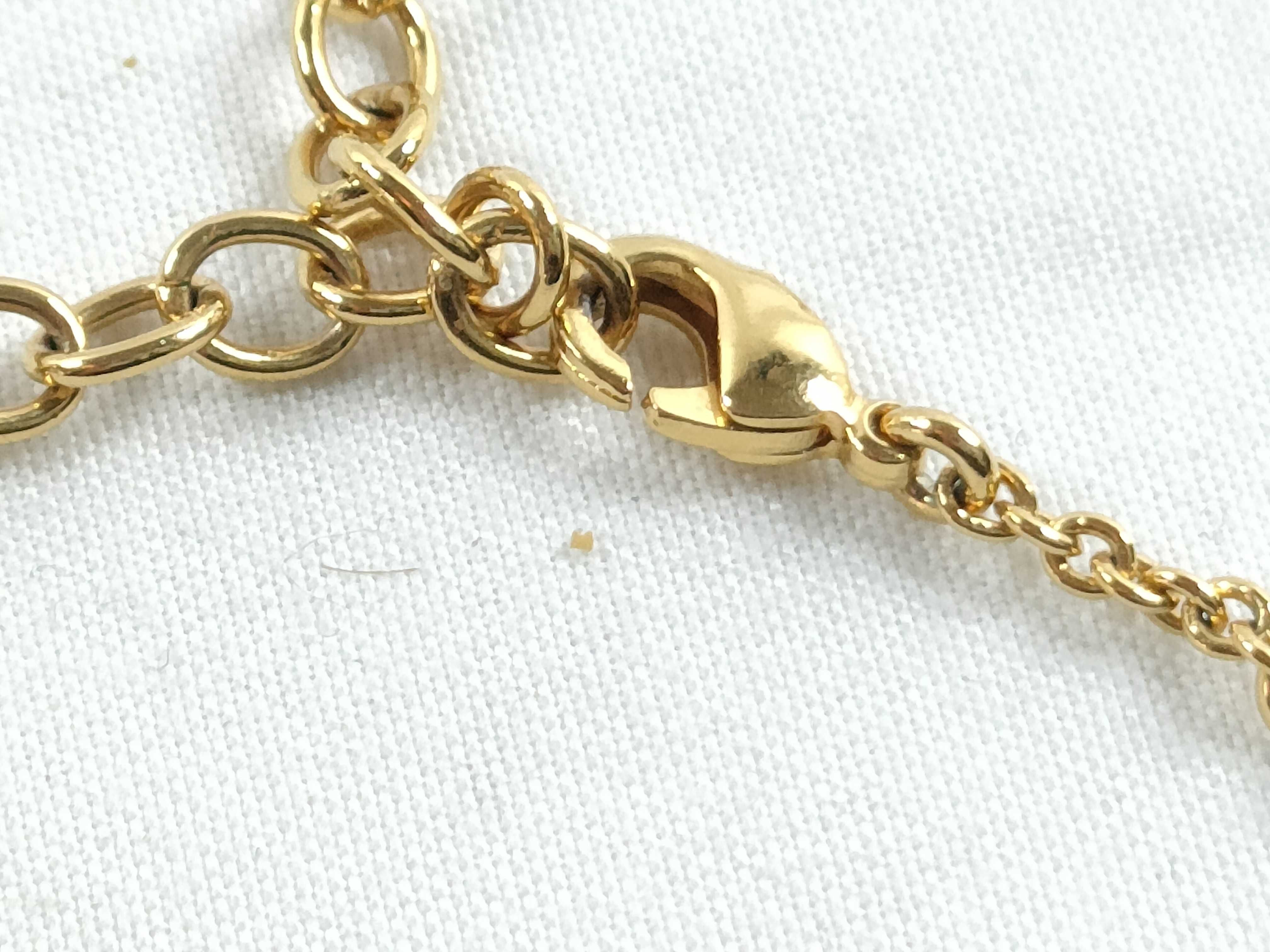 LV Essential V Necklace M61083 LE0290 Necklace — view 9