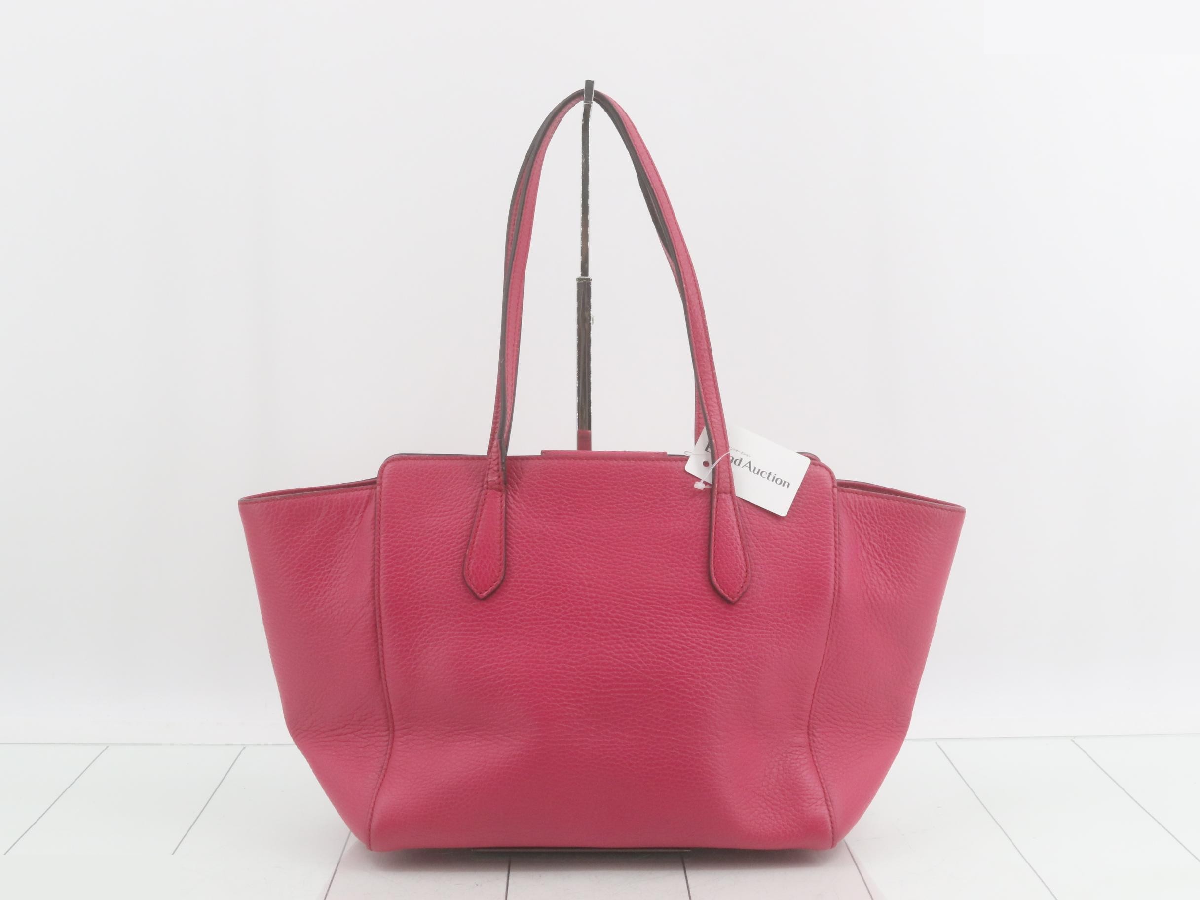 Pink leather handbag — view 2