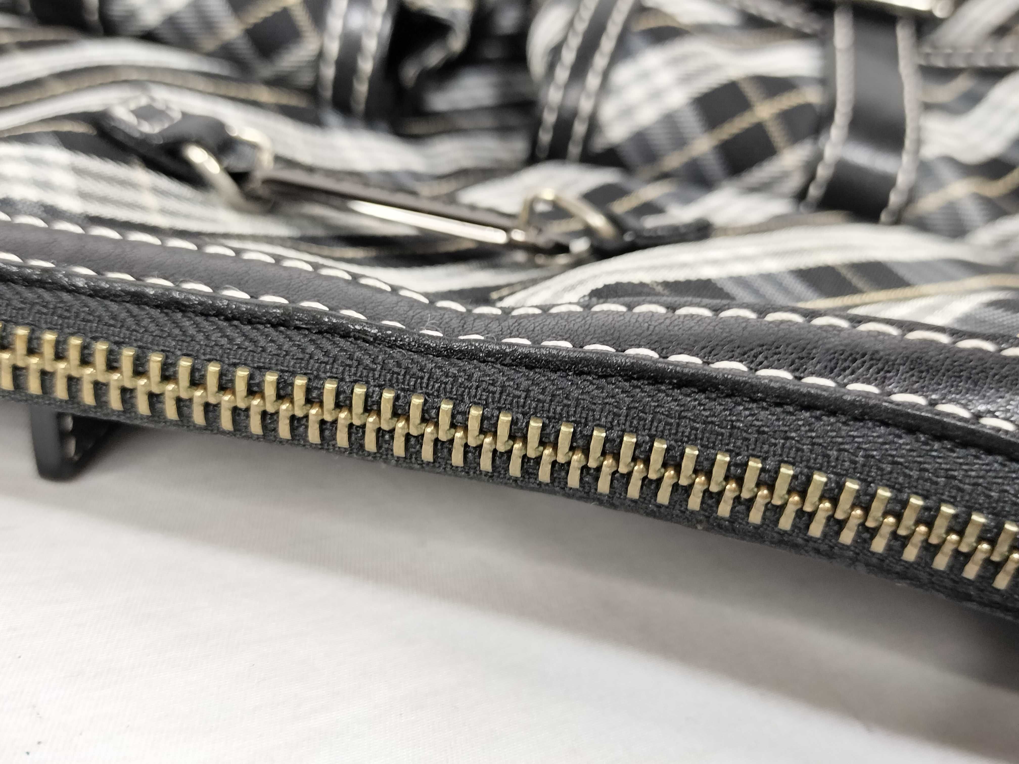 Blue Label Burberry Bag Shoulder Bag — view 7