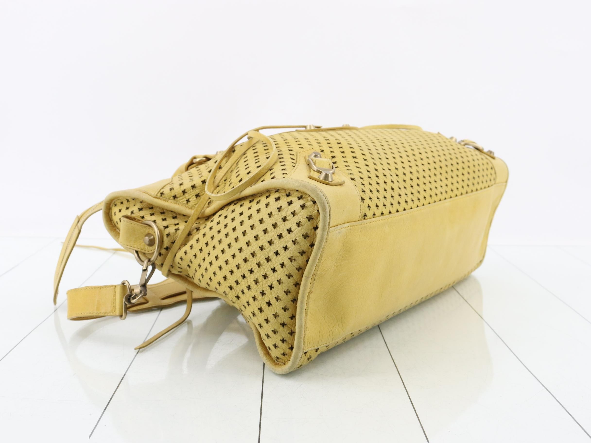 The City Handbag 2-Way Shoulder Bag — view 5