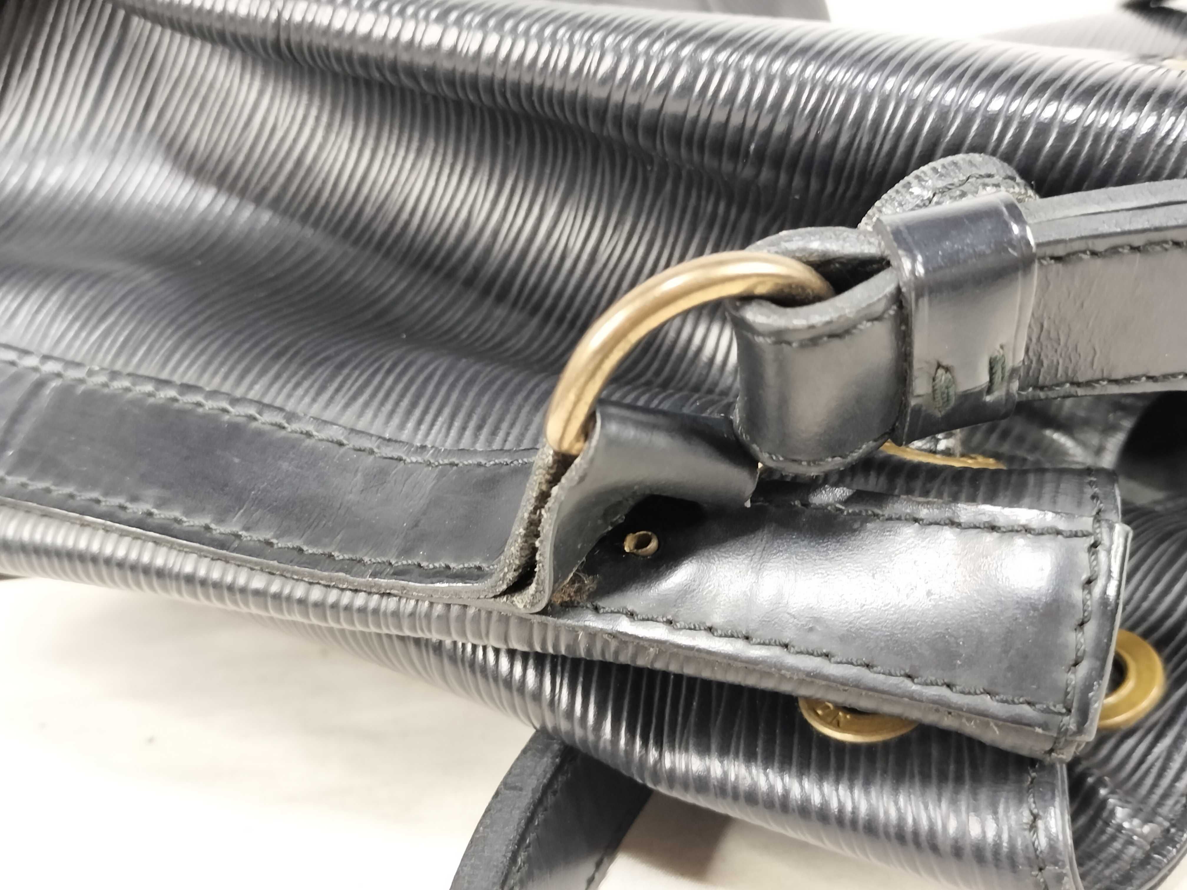 Epi LV Epi Petit Noe Shoulder Bag (with missing studs) M44102 — view 14