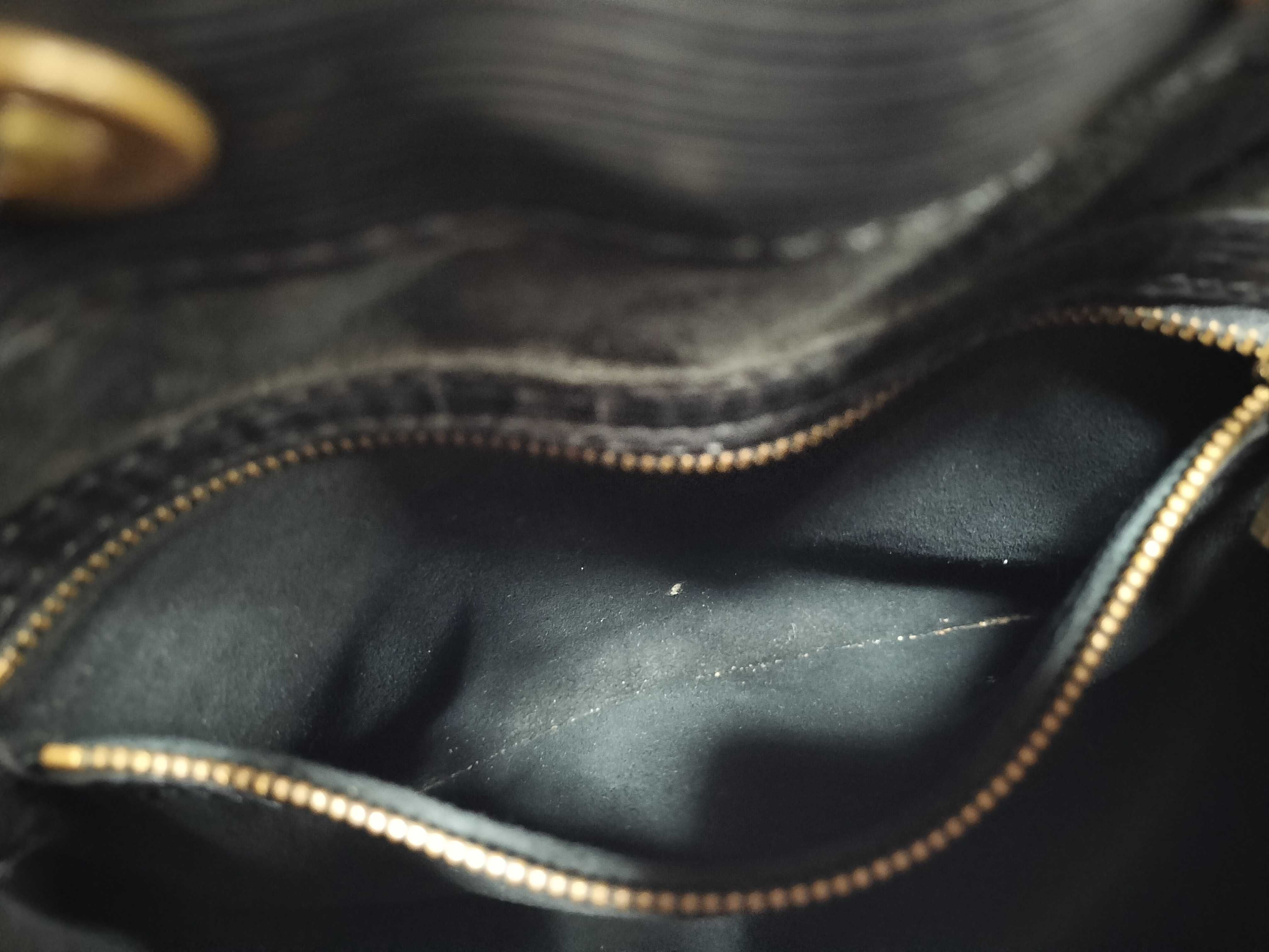 Epi LV Epi Petit Noe Shoulder Bag (with missing studs) M44102 — view 10