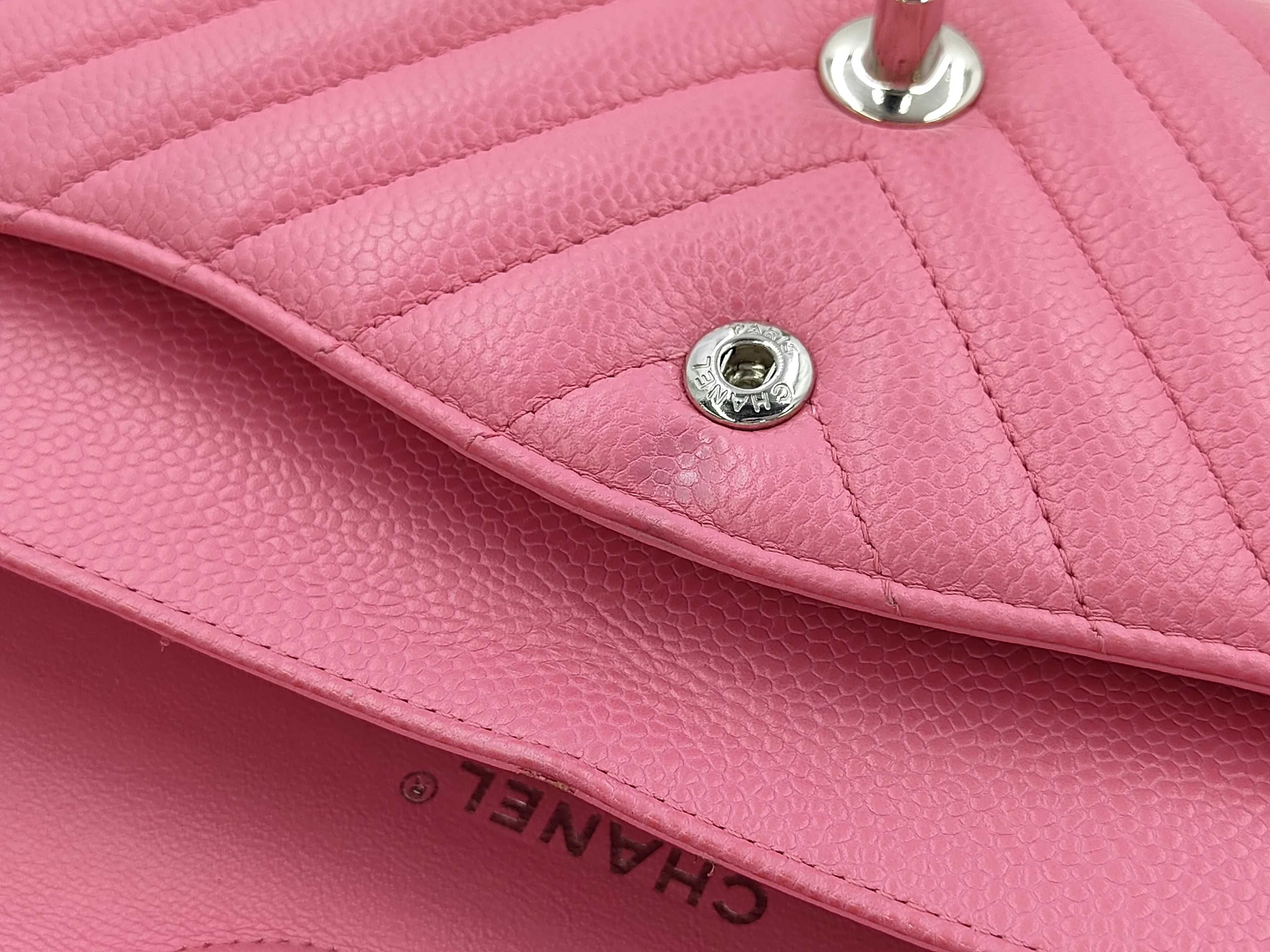 Matelassé 25 Double Flap Chain Shoulder Bag with V-Stitch Caviar Pink — view 14