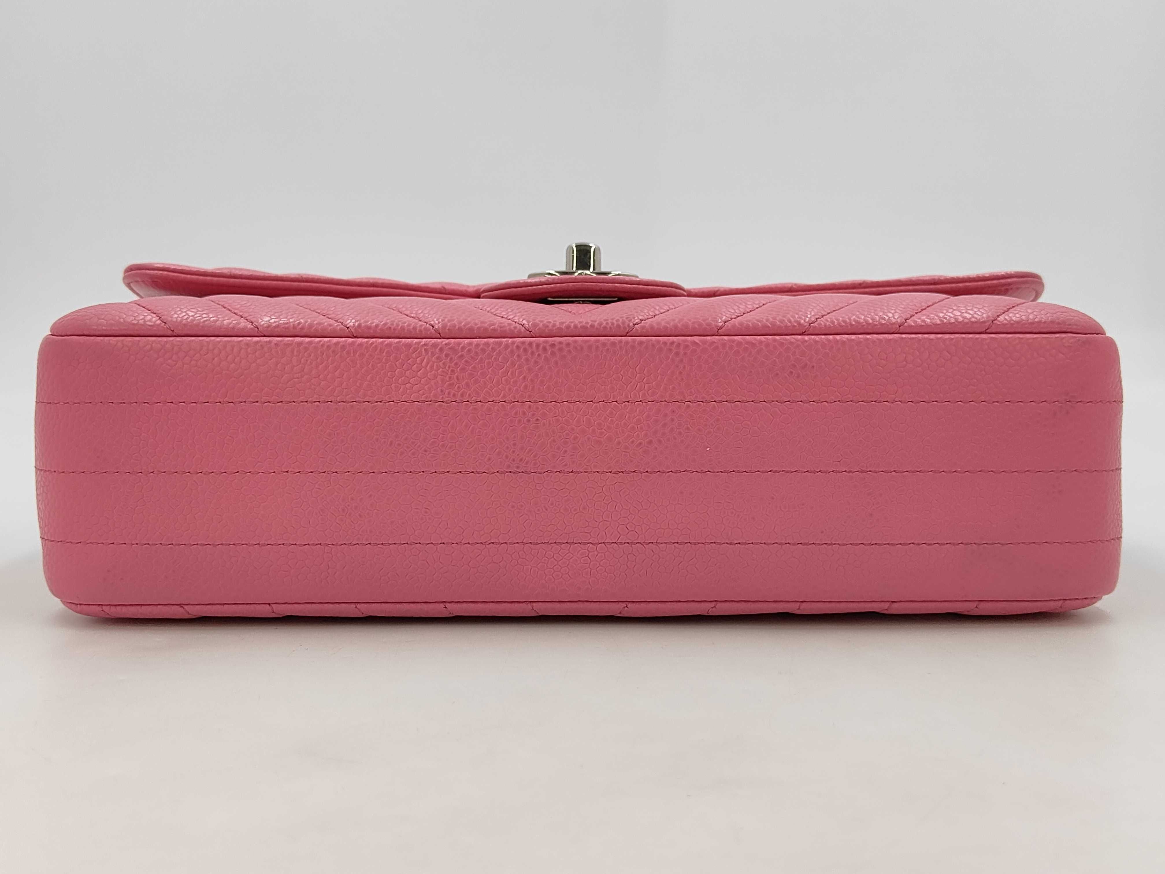 Matelassé 25 Double Flap Chain Shoulder Bag with V-Stitch Caviar Pink — view 7