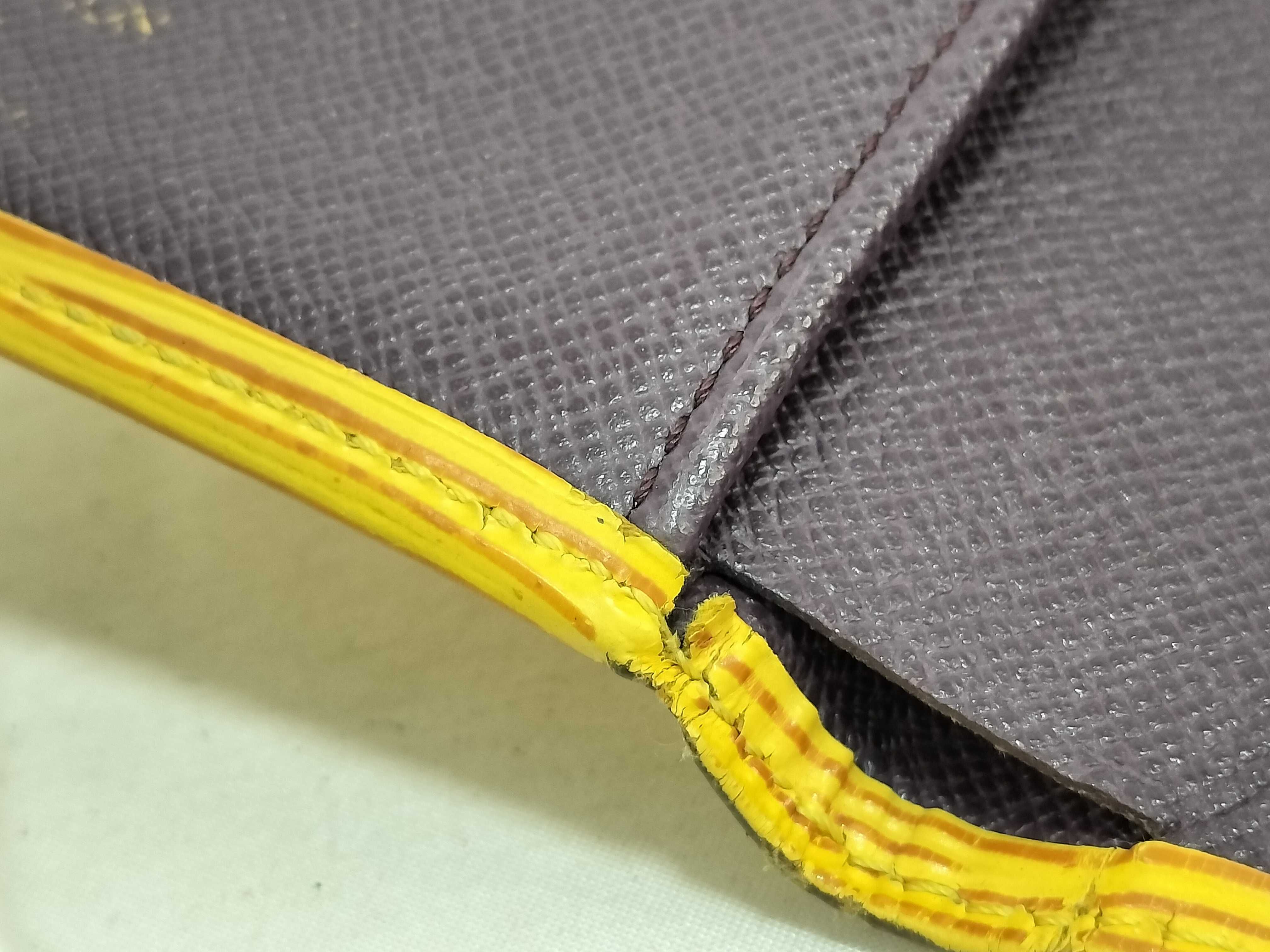 Epi / Epi / Folding Wallet / Leather Wallet — view 7