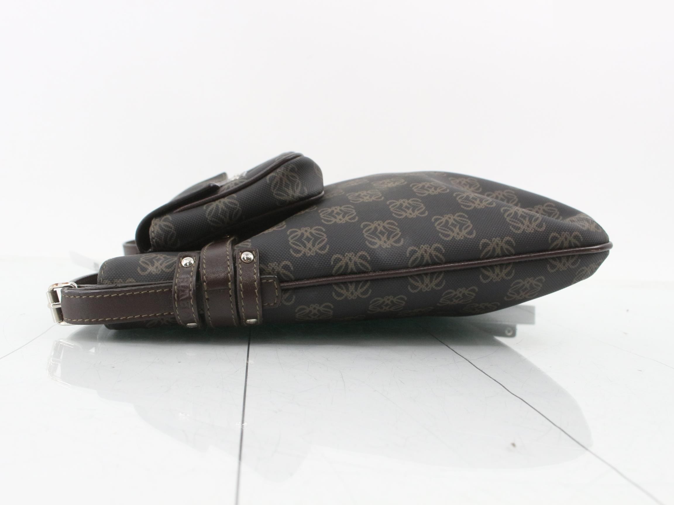Anagram Shoulder Bag Leather Brown — view 4