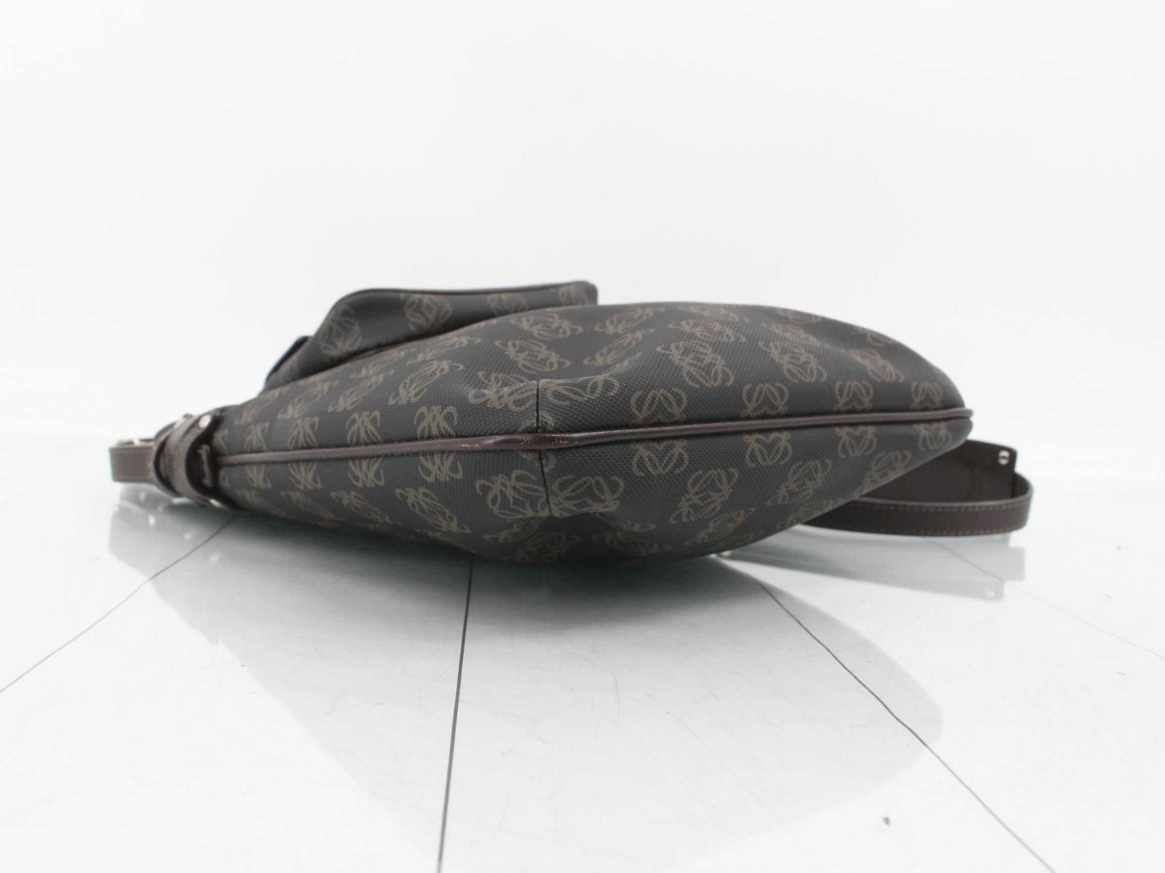 Anagram Shoulder Bag Leather Brown — view 5