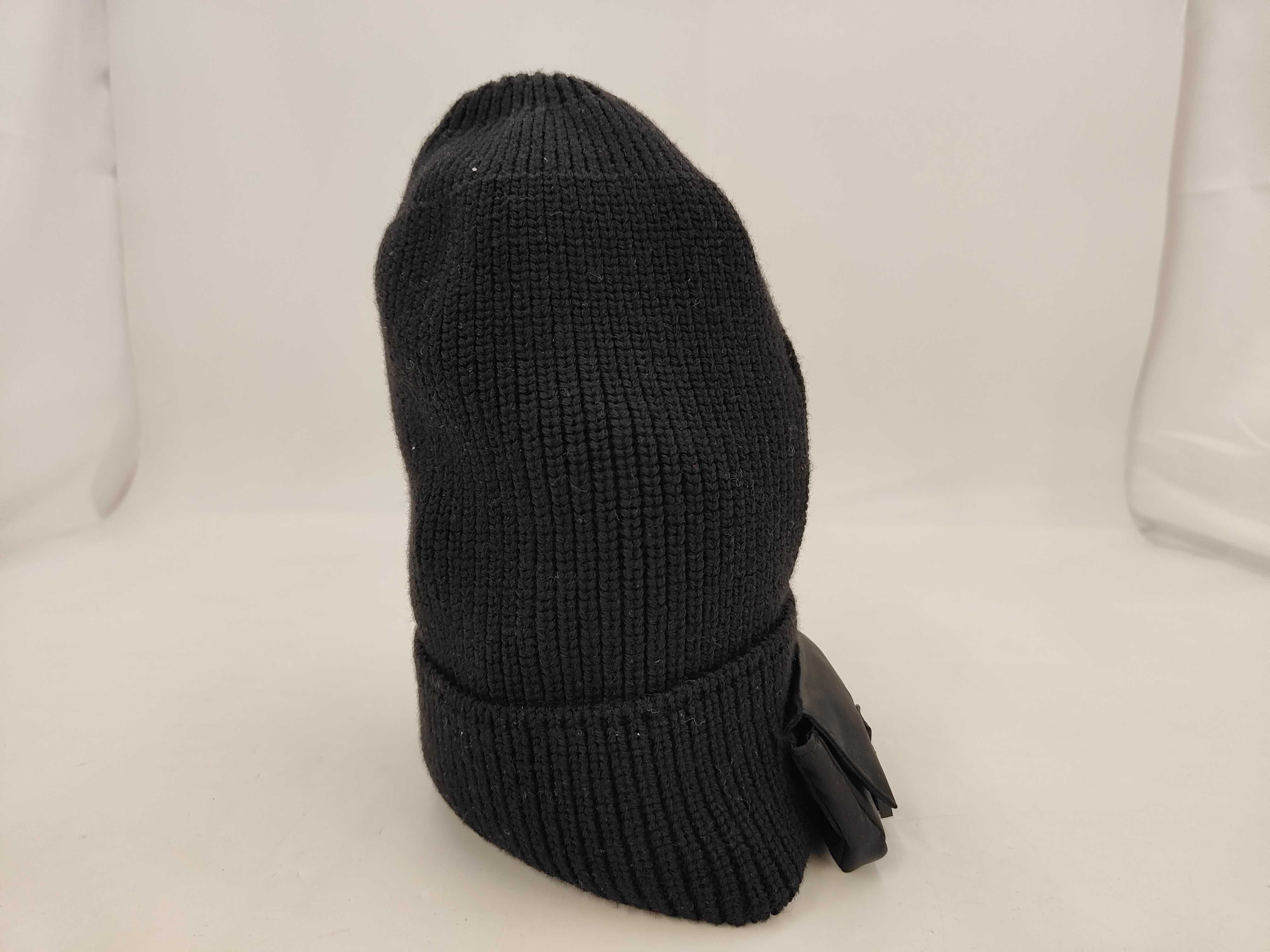 hats and other accessories — view 4