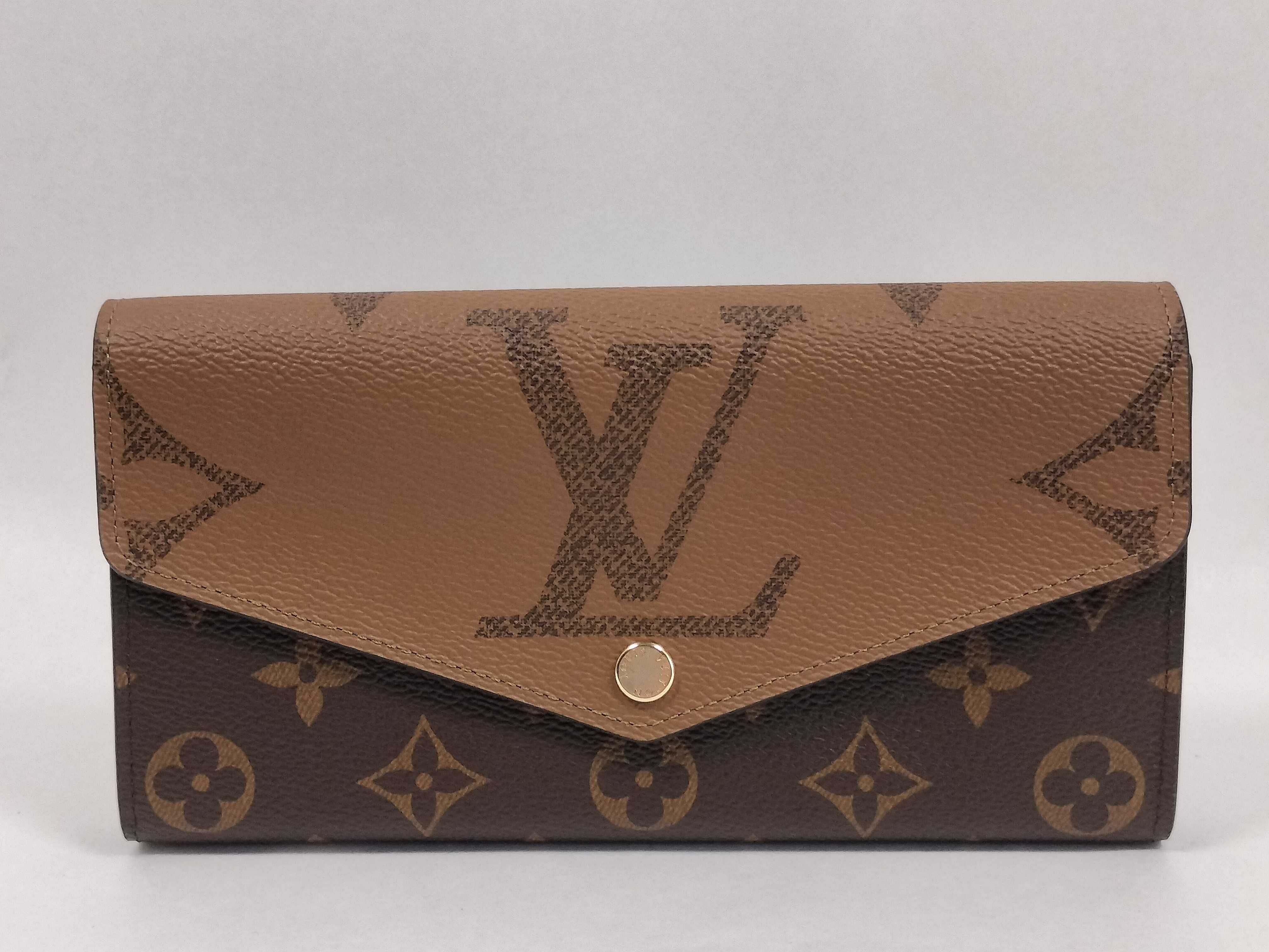 LV Portefeuille Sara Giant Reverse Wallet