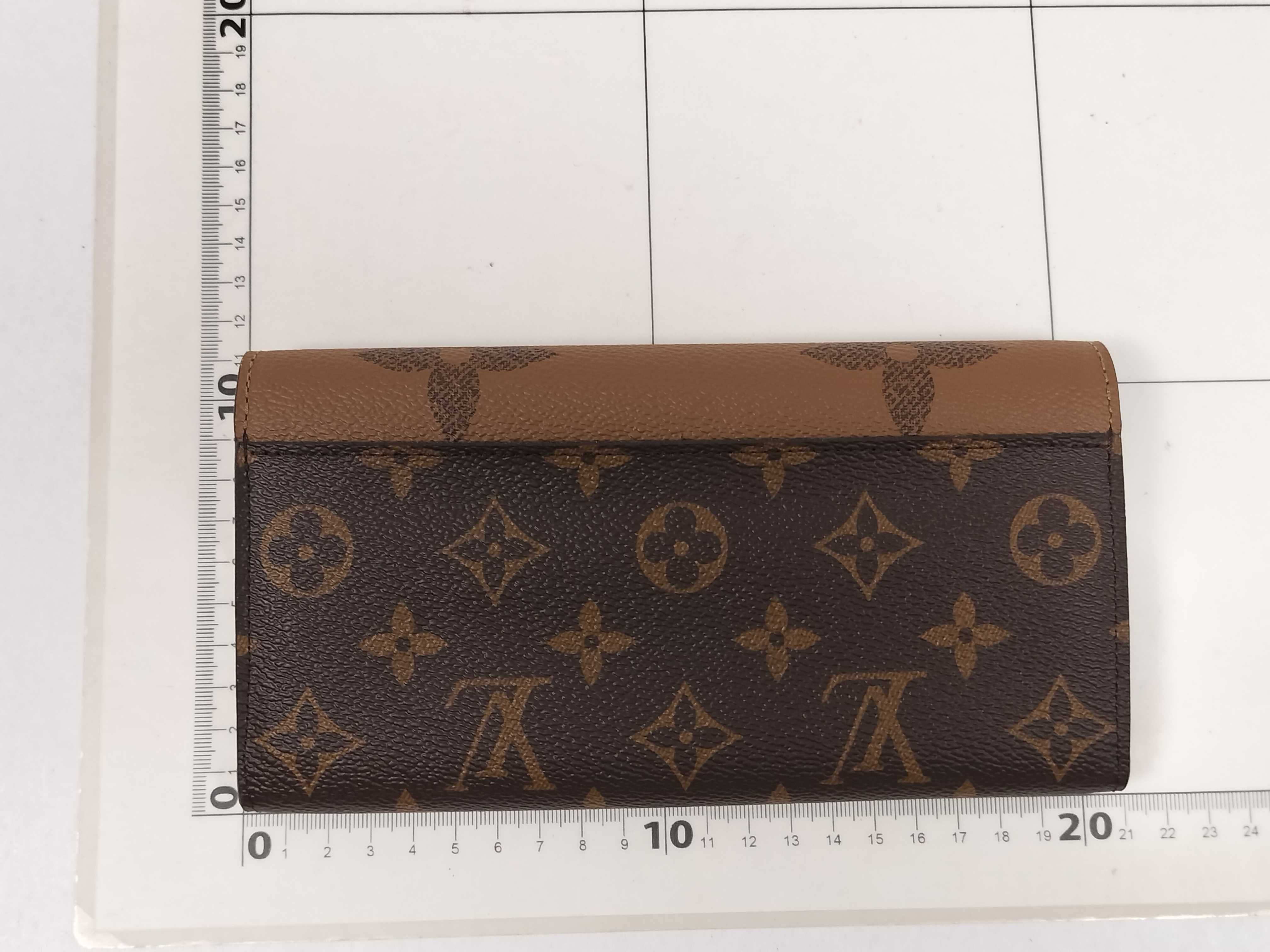 LV Portefeuille Sara Giant Reverse Wallet — view 2