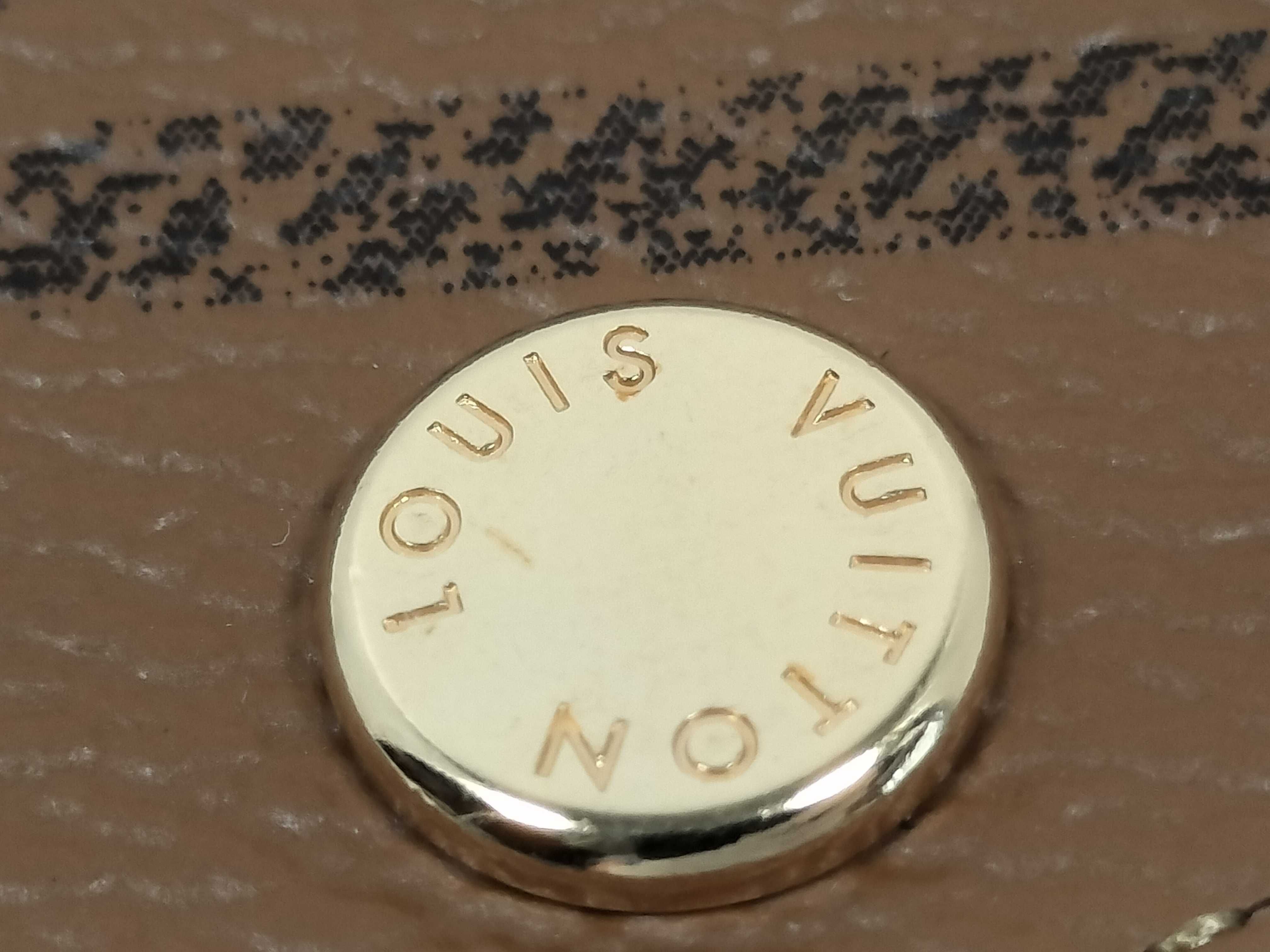 LV Portefeuille Sara Giant Reverse Wallet — view 14