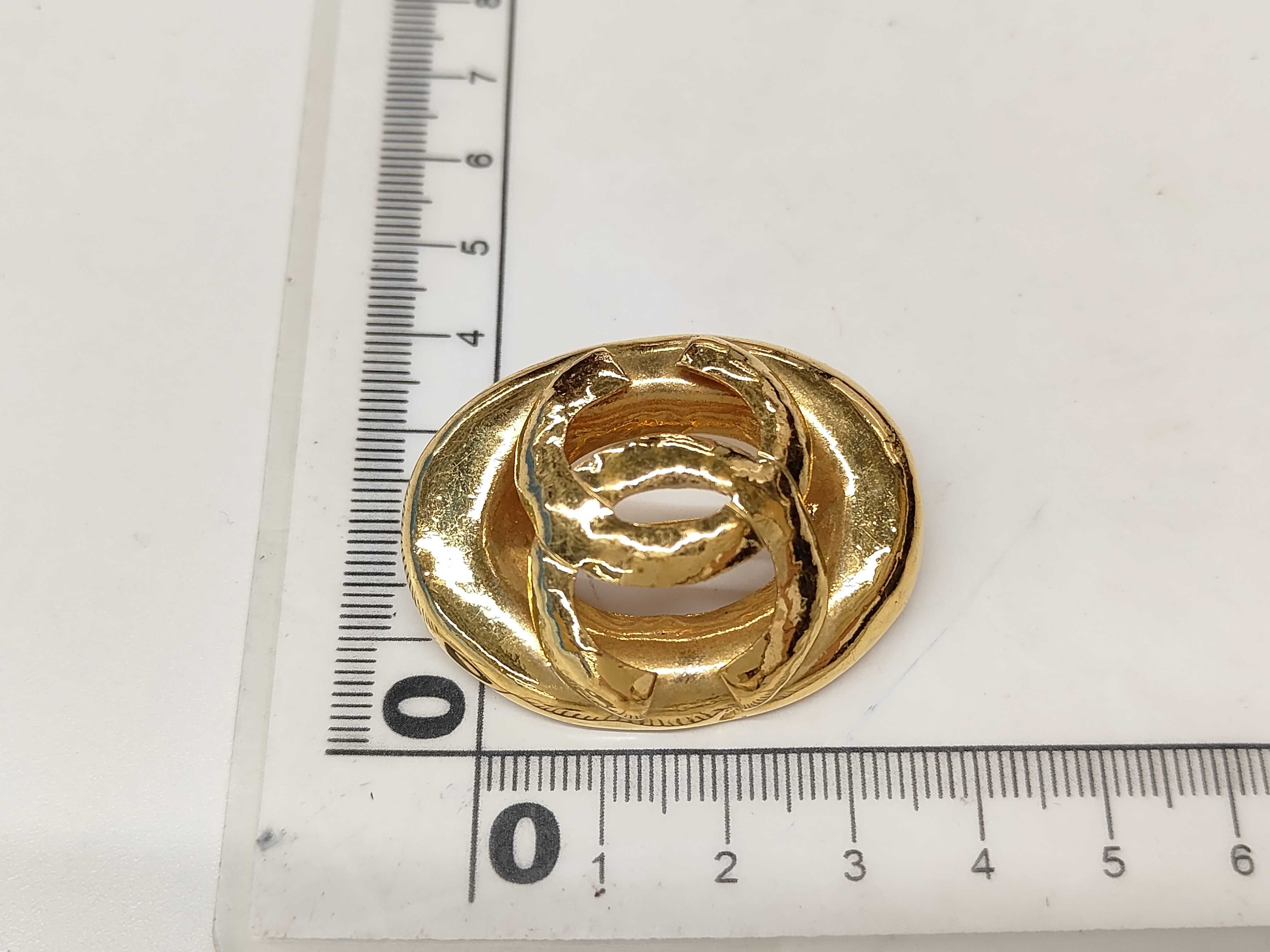 brooch — view 5