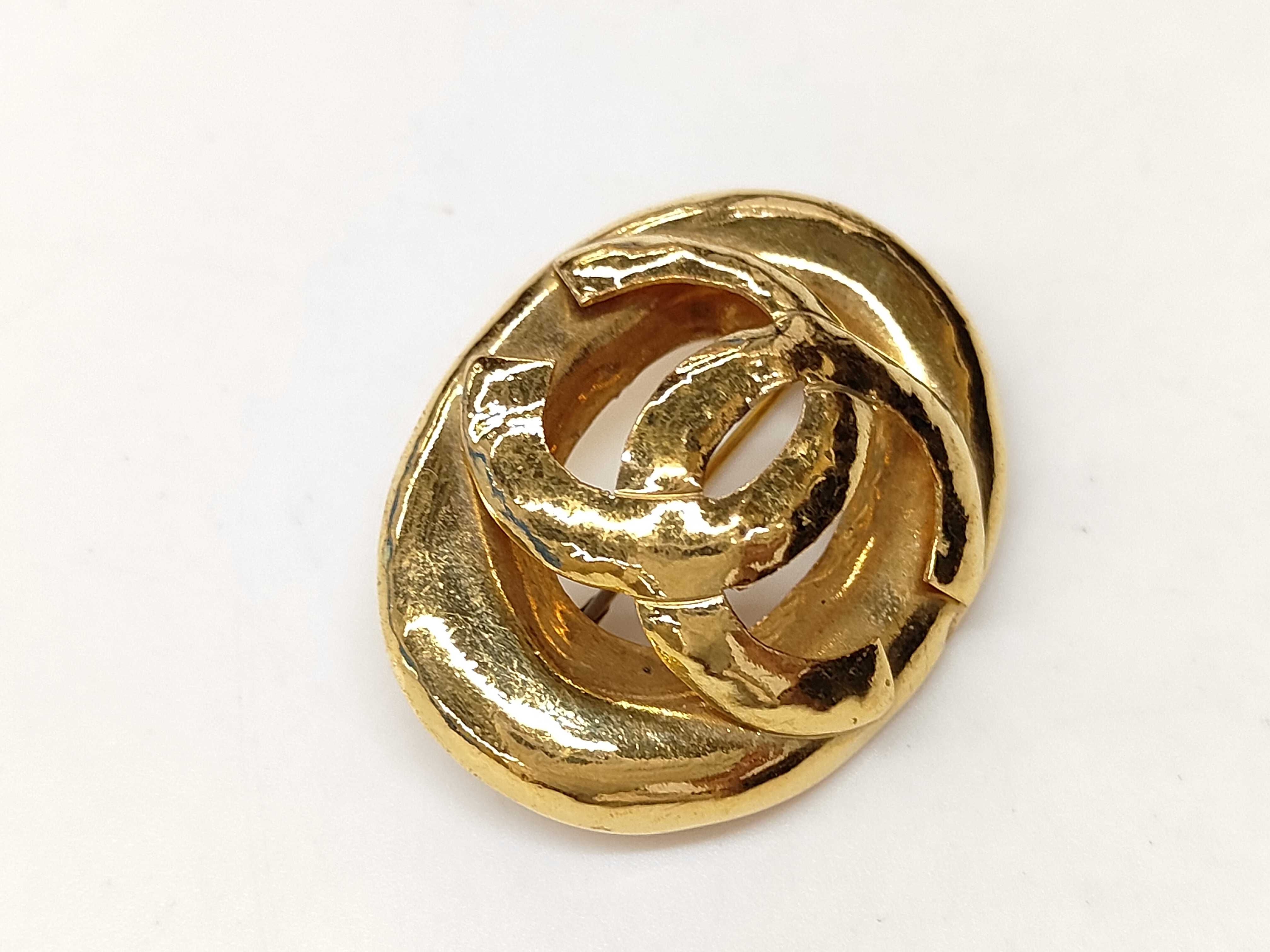 brooch