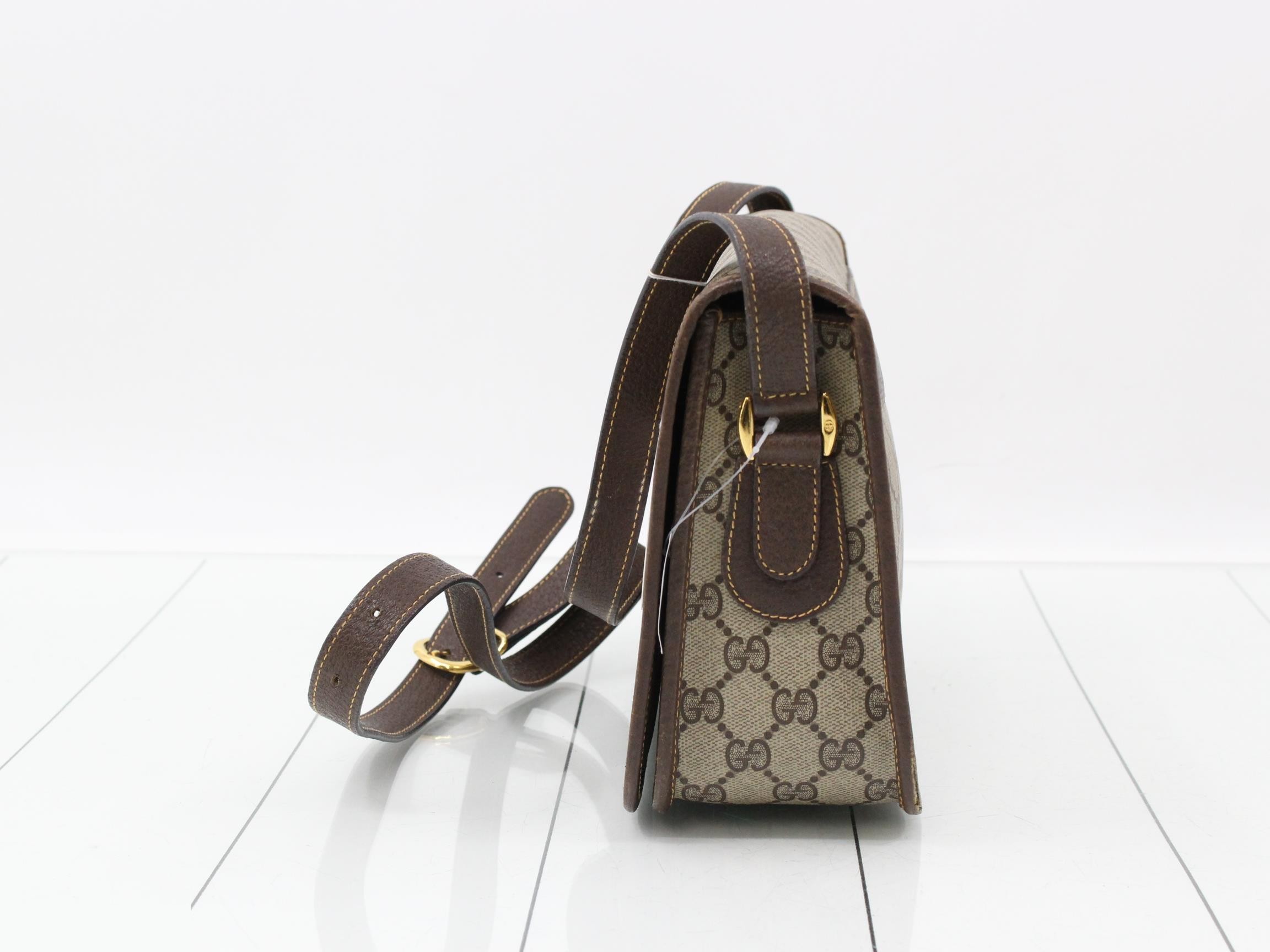 GG Supreme Shoulder Bag — view 3