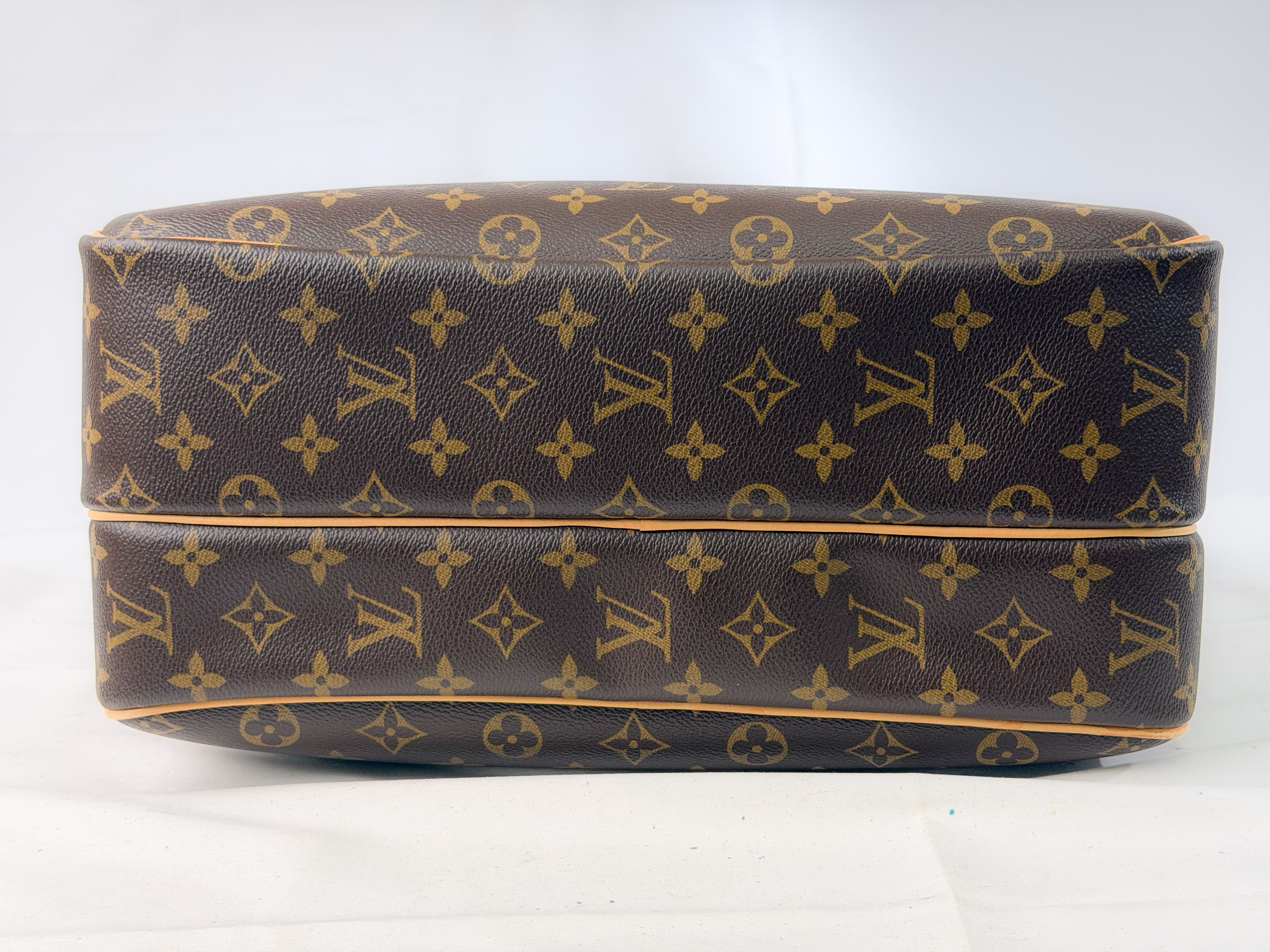 Monogram M45252 Reporter GM SP0046 Shoulder Bag — view 11