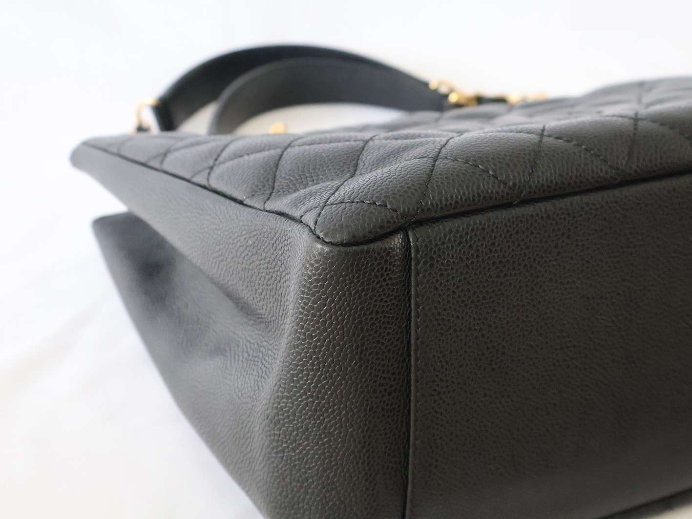 Caviar Skin GST Chain Tote Bag, Black — view 3