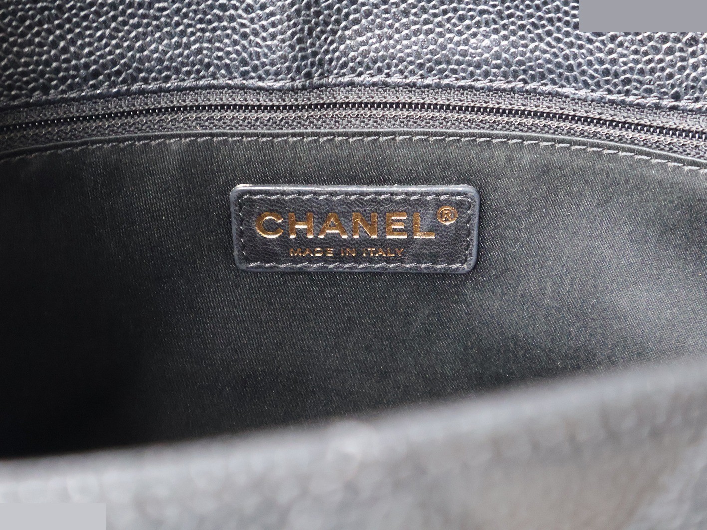 Caviar Skin GST Chain Tote Bag, Black — view 10