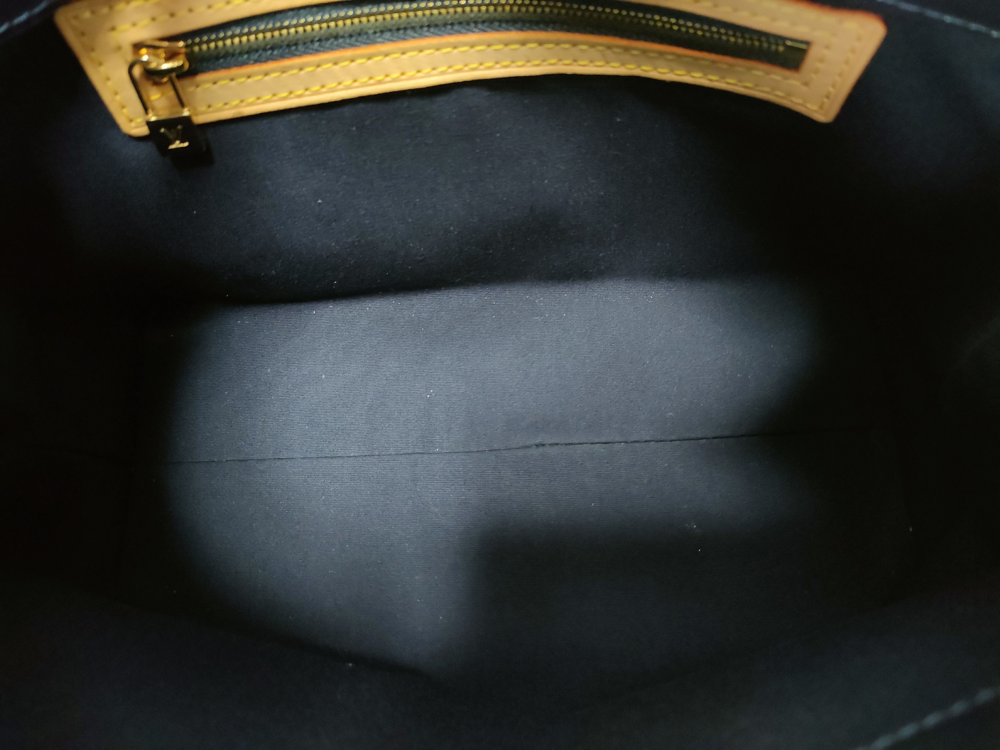 Vernis Lead PM Handbag — view 11