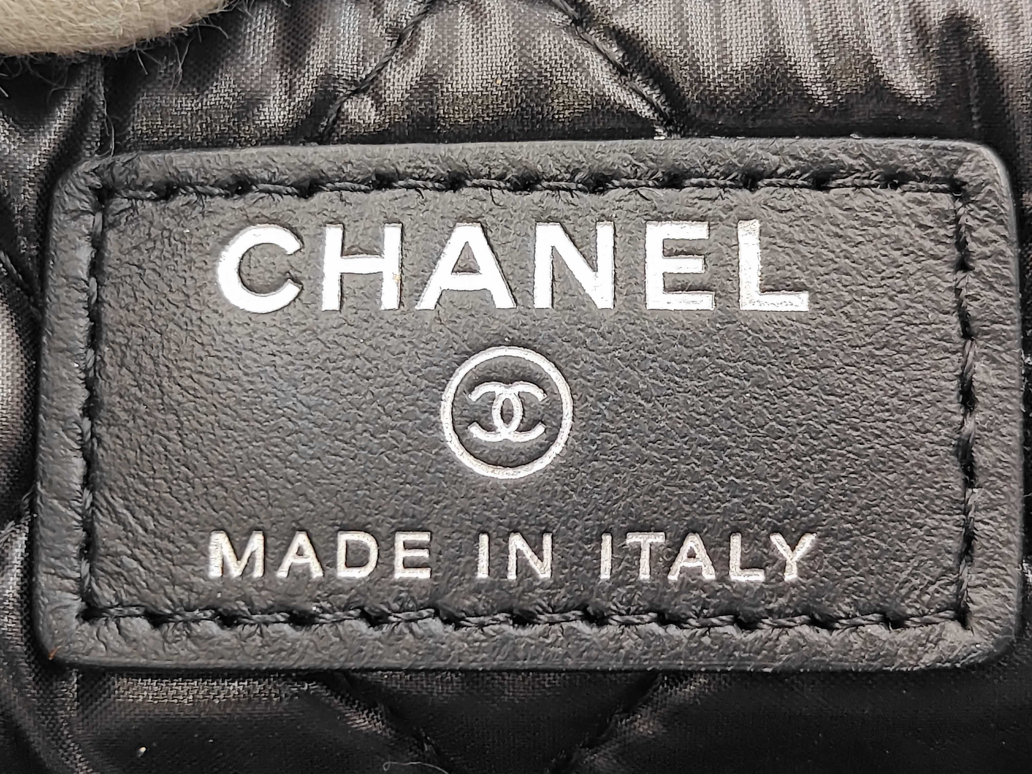RUE CAMBON Keyboard Clutch Bag, Silver Leather, Serial Number 24 — view 9