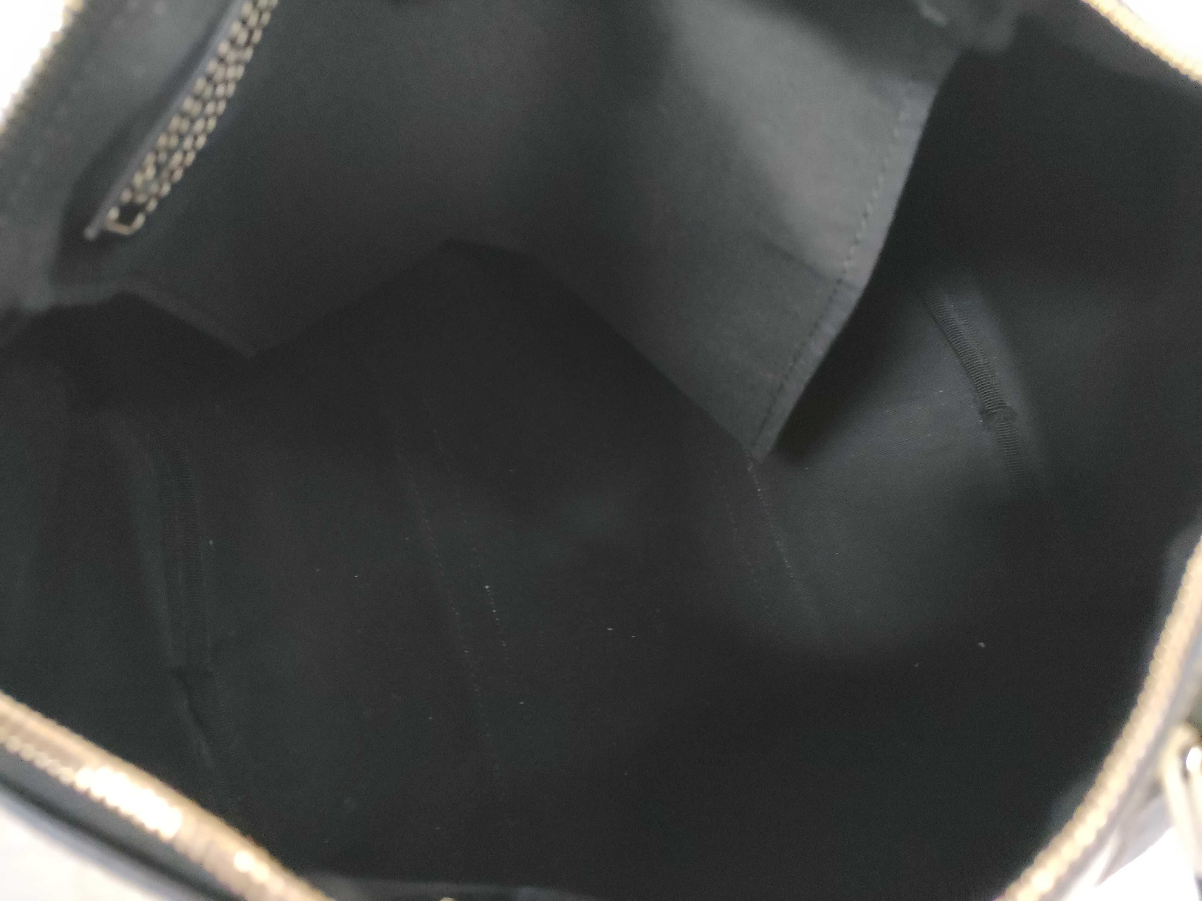 GG Supreme Handbag — view 9