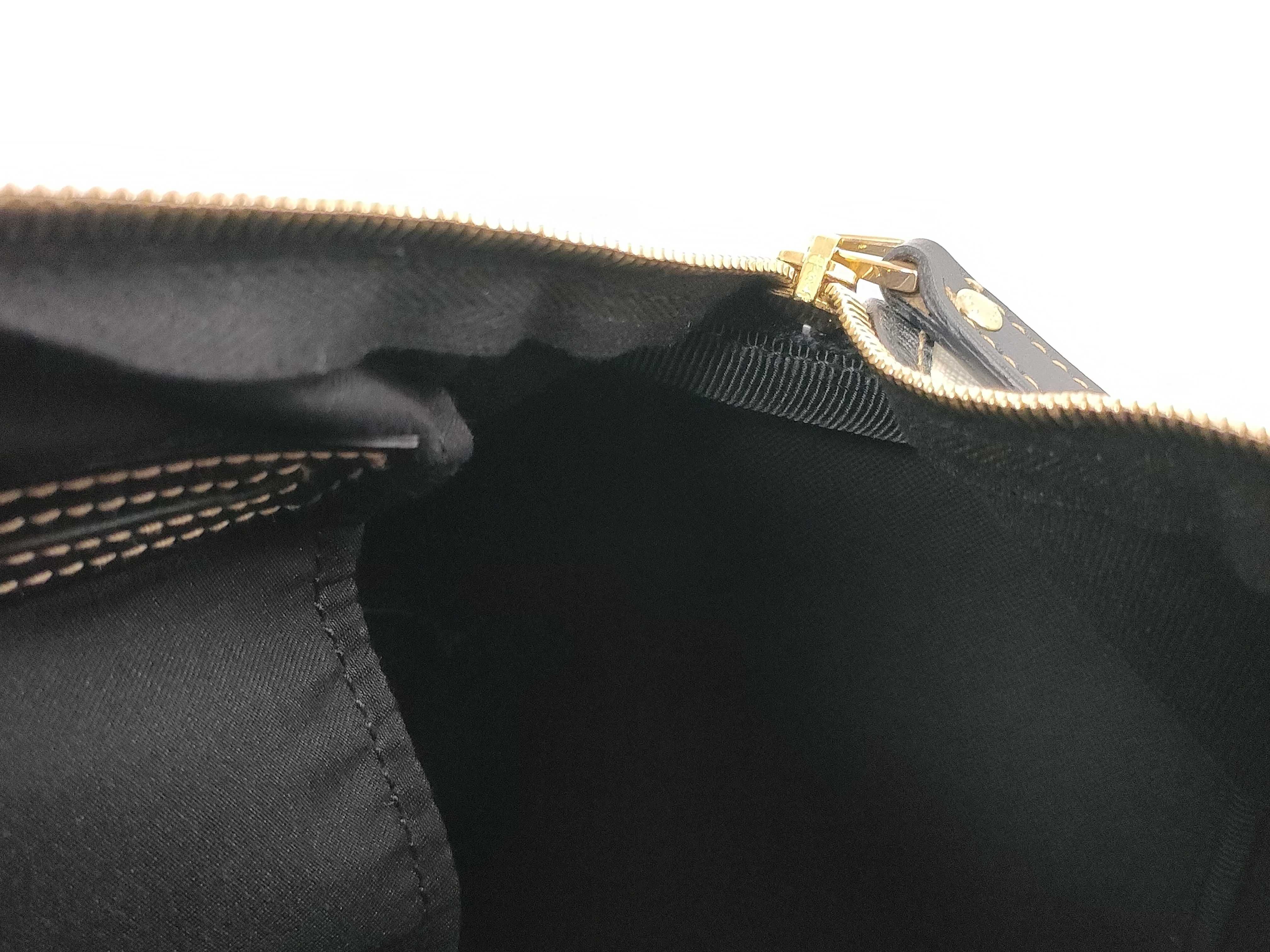 GG Supreme Handbag — view 10