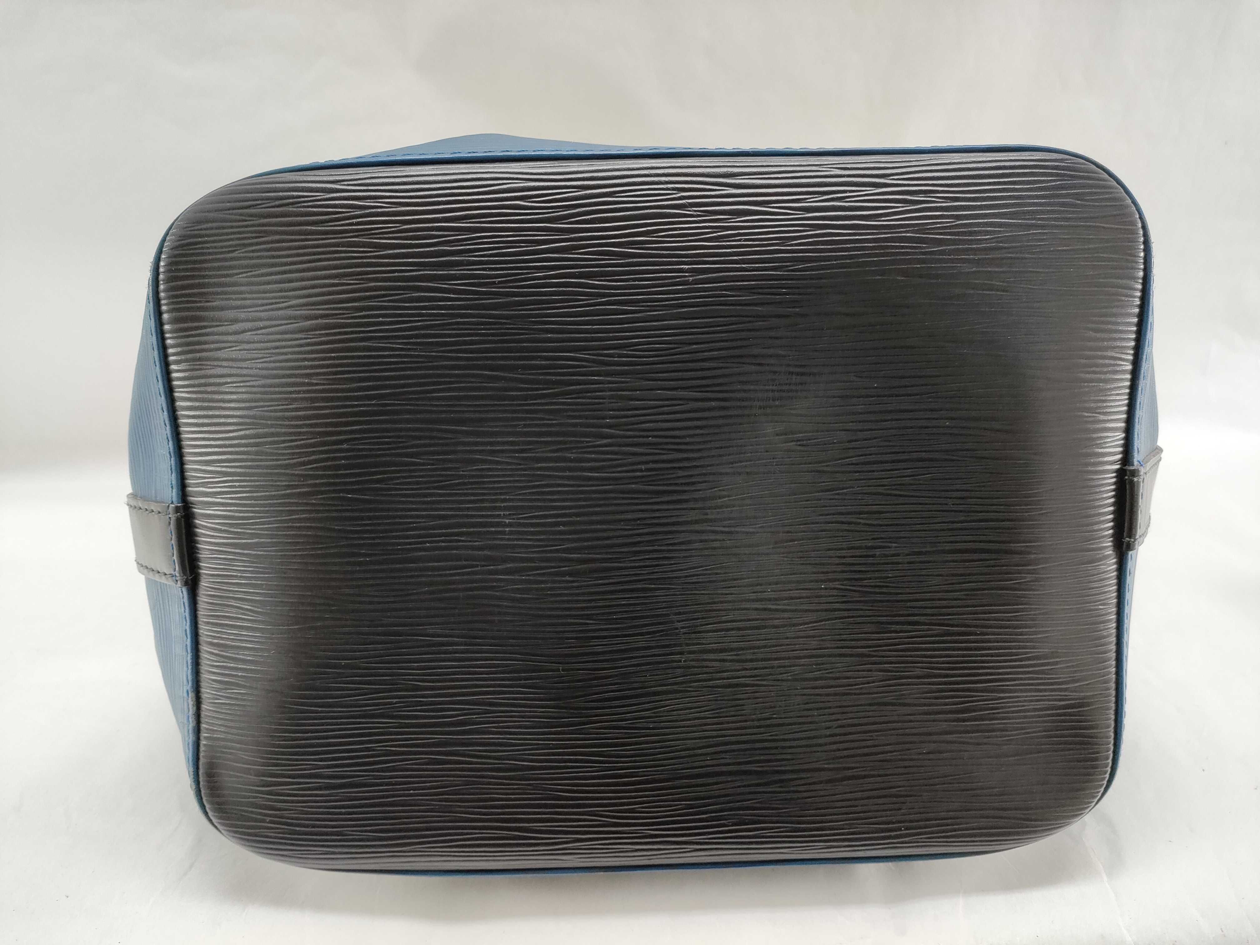 Epi Noe Bicolor Shoulder Bag — view 7