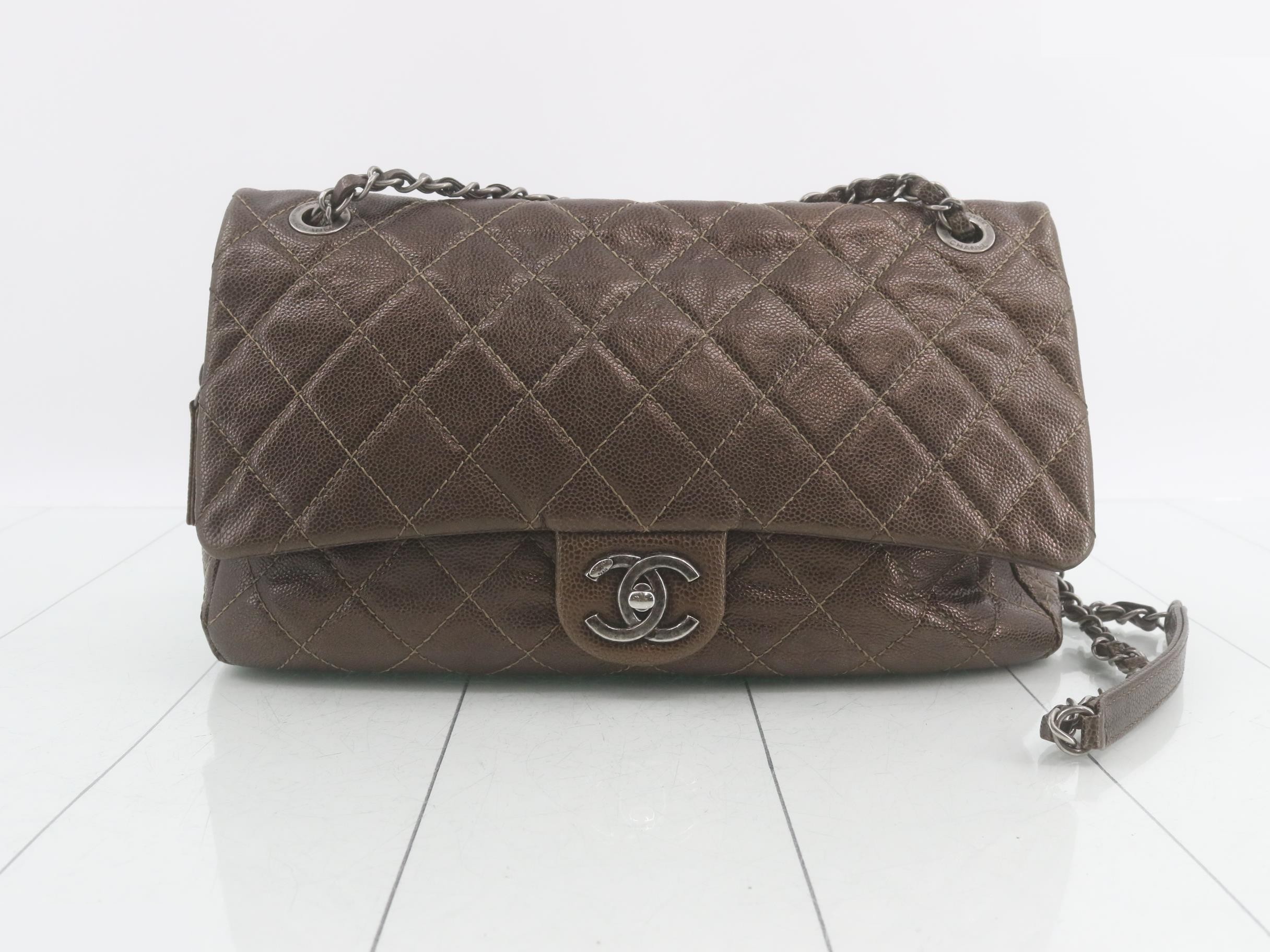 Matelassé Caviar Skin Coco Mark Double Chain Shoulder Bag