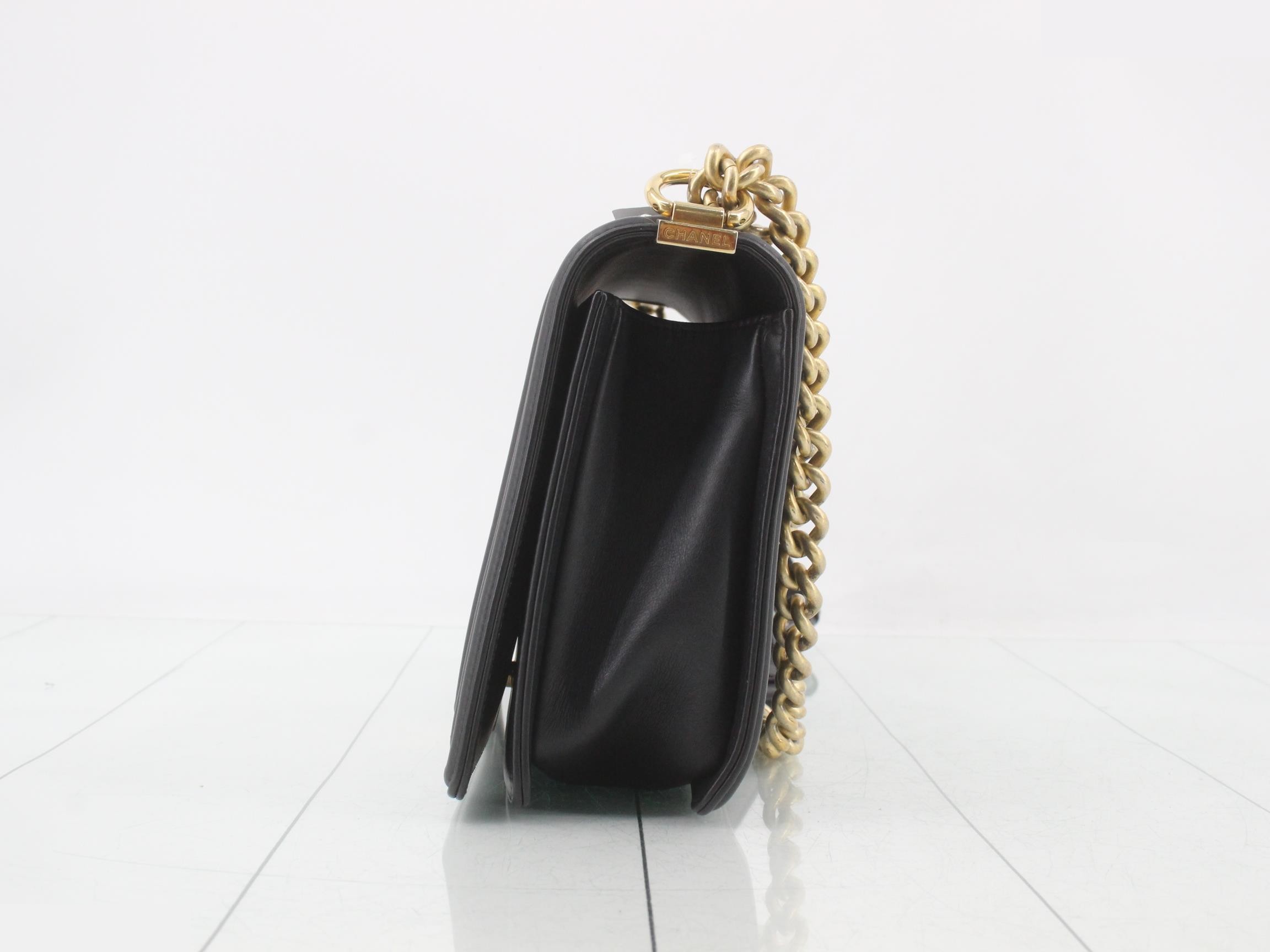 V-stitch Boy Chanel Chain Shoulder Bag — view 3