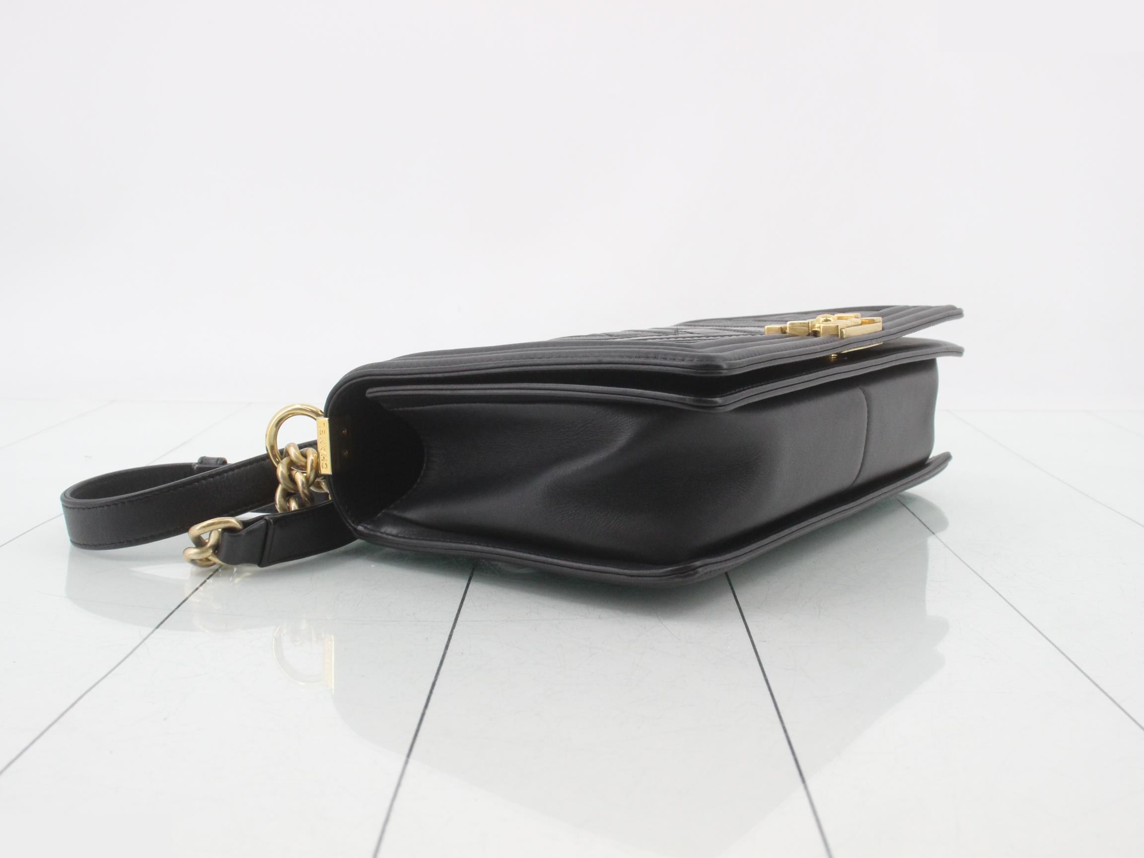 V-stitch Boy Chanel Chain Shoulder Bag — view 5