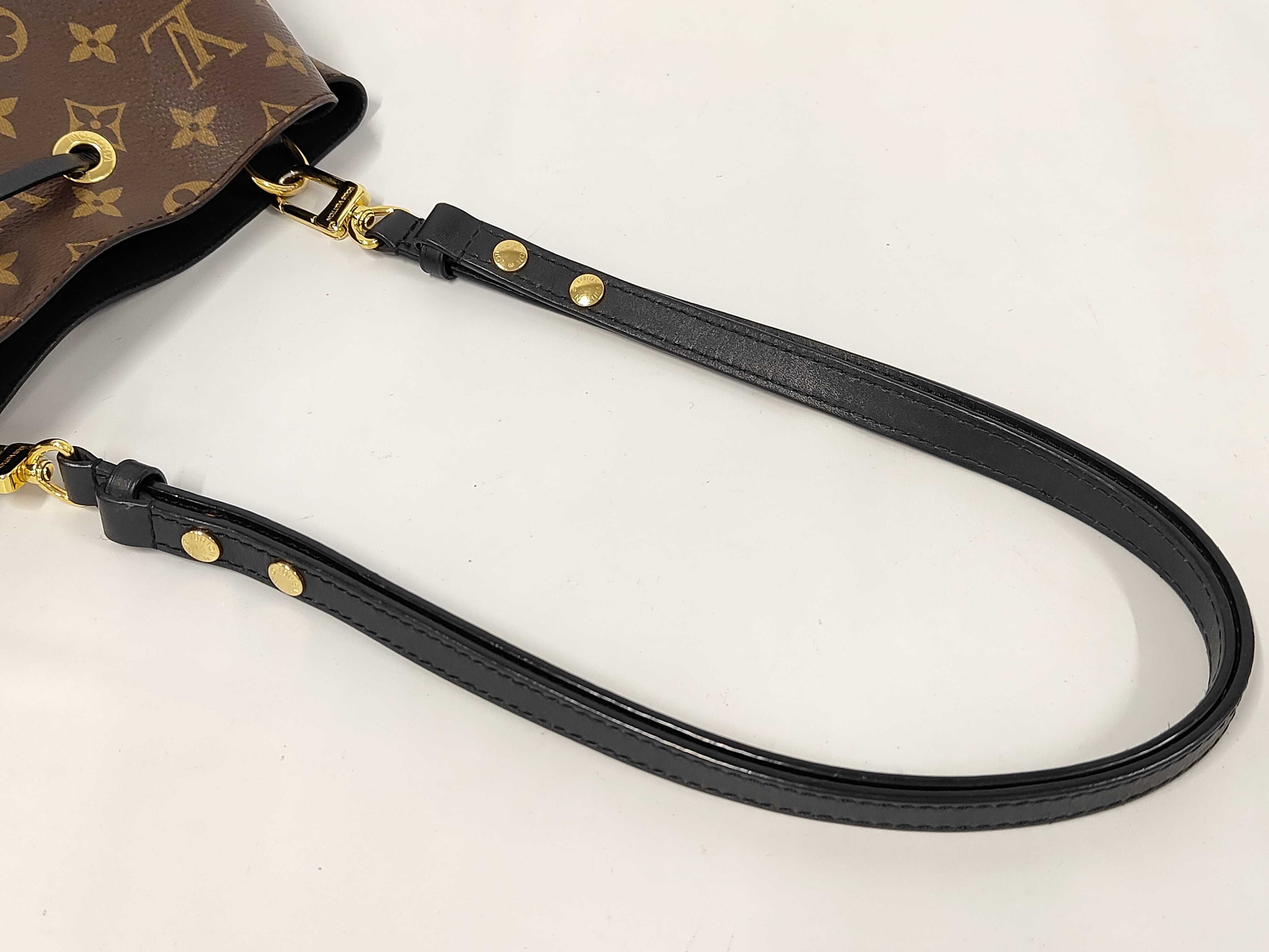 Monogram NeoNoe M44020 Women's Shoulder Bag — view 3