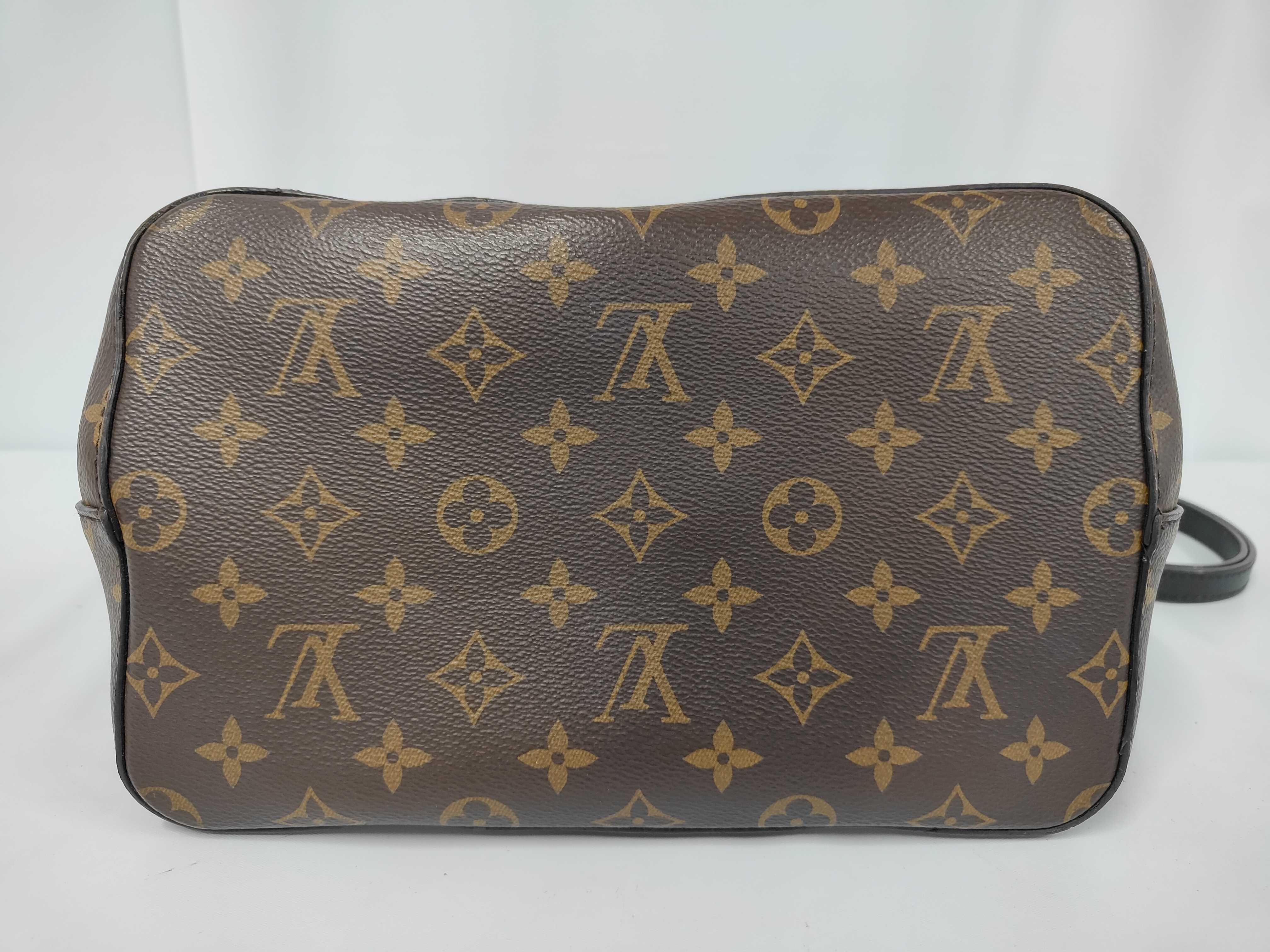 Monogram NeoNoe M44020 Women's Shoulder Bag — view 7