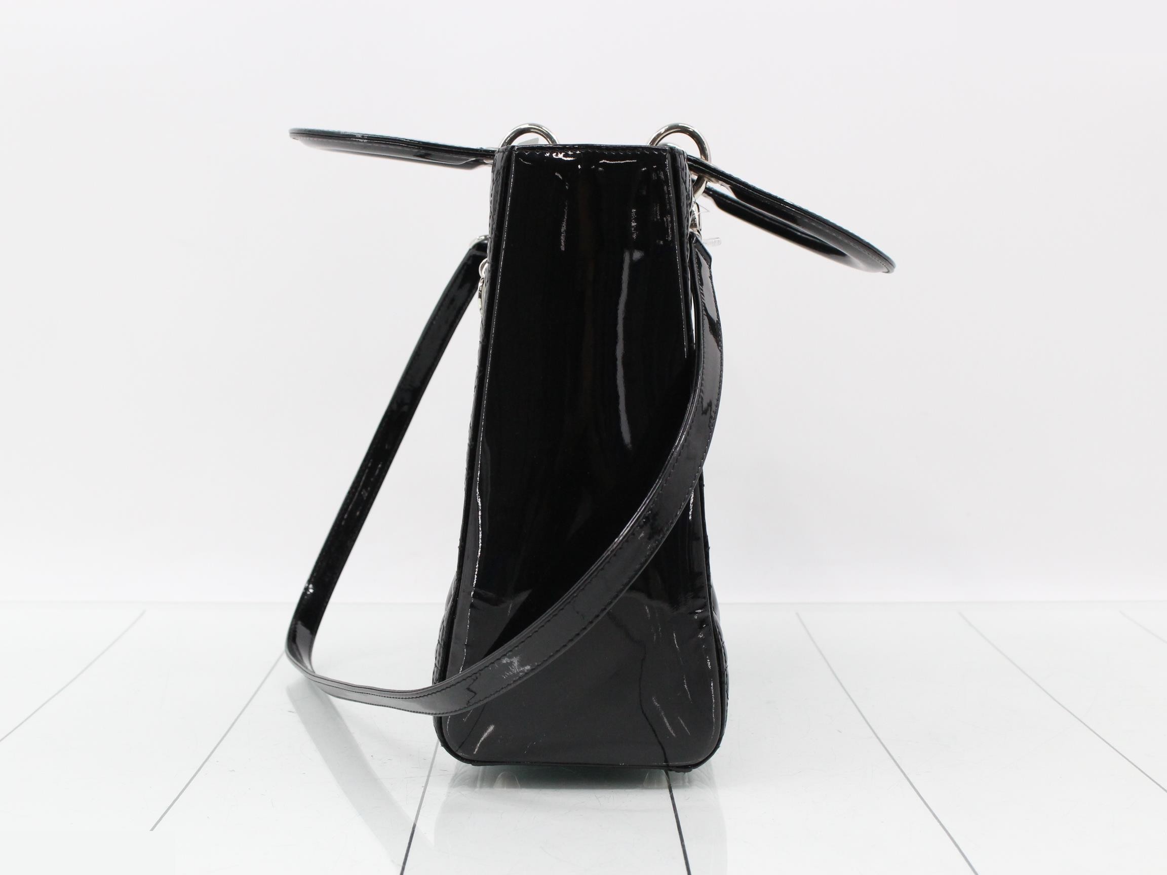 handbag — view 3