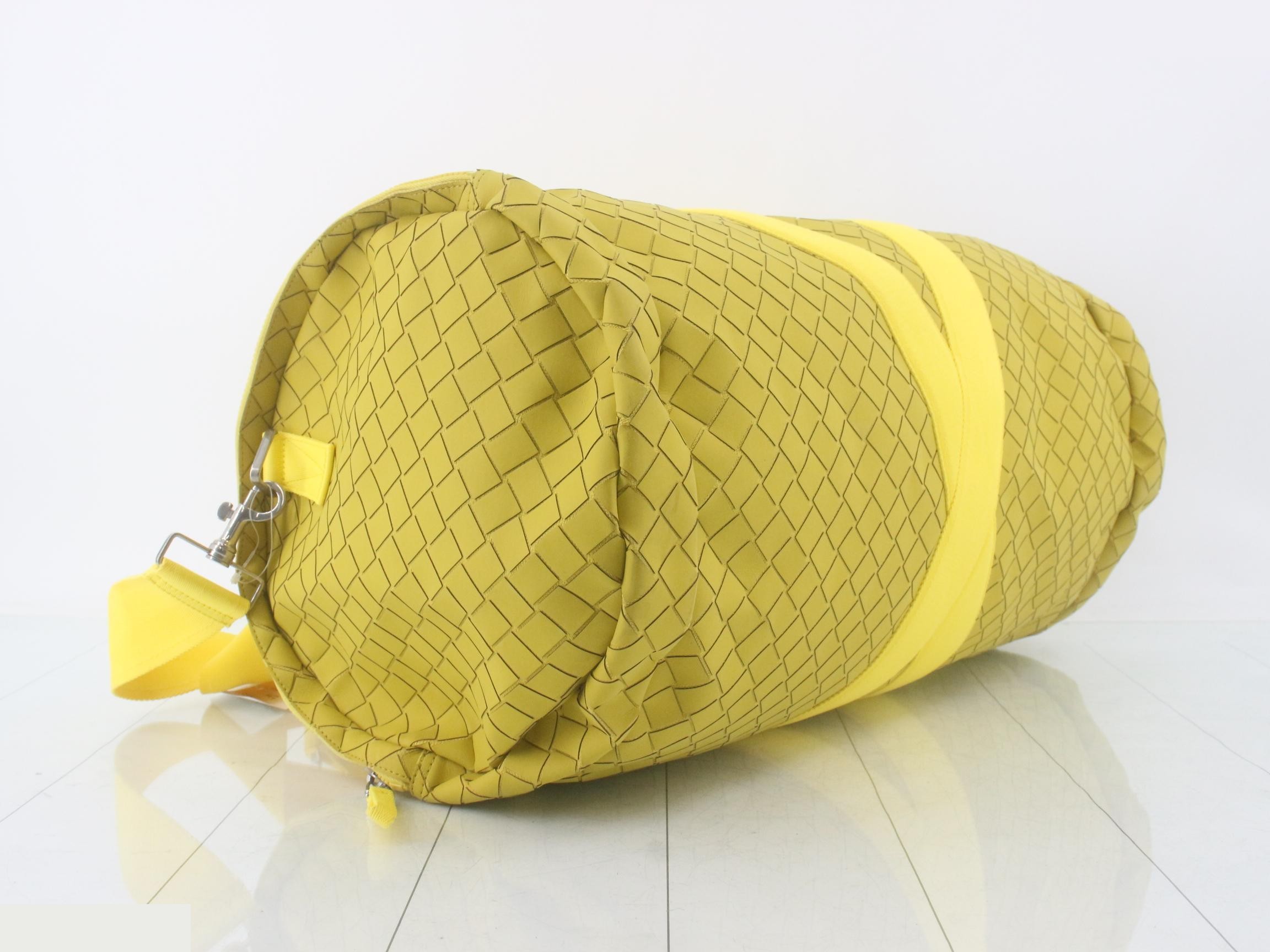 Maxi Intrecciato Boston Bag, Rubber/Leather, Yellow — view 5