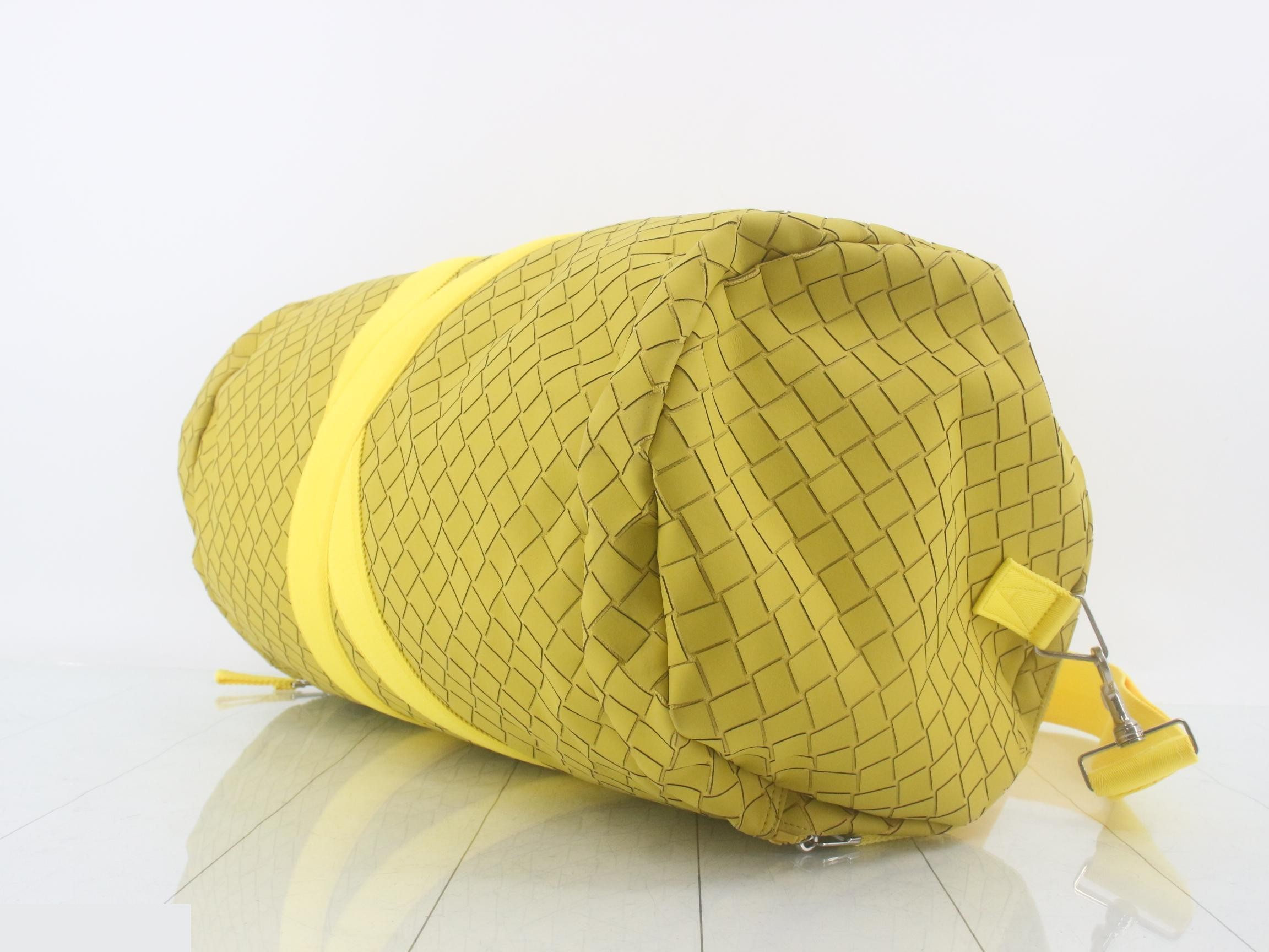 Maxi Intrecciato Boston Bag, Rubber/Leather, Yellow — view 6